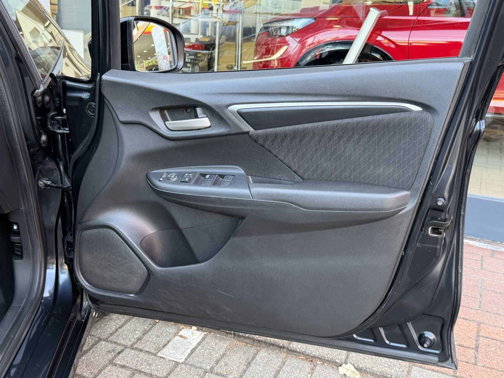 Honda Jazz 1.5 i-VTEC Sport 5dr CVT — image 17