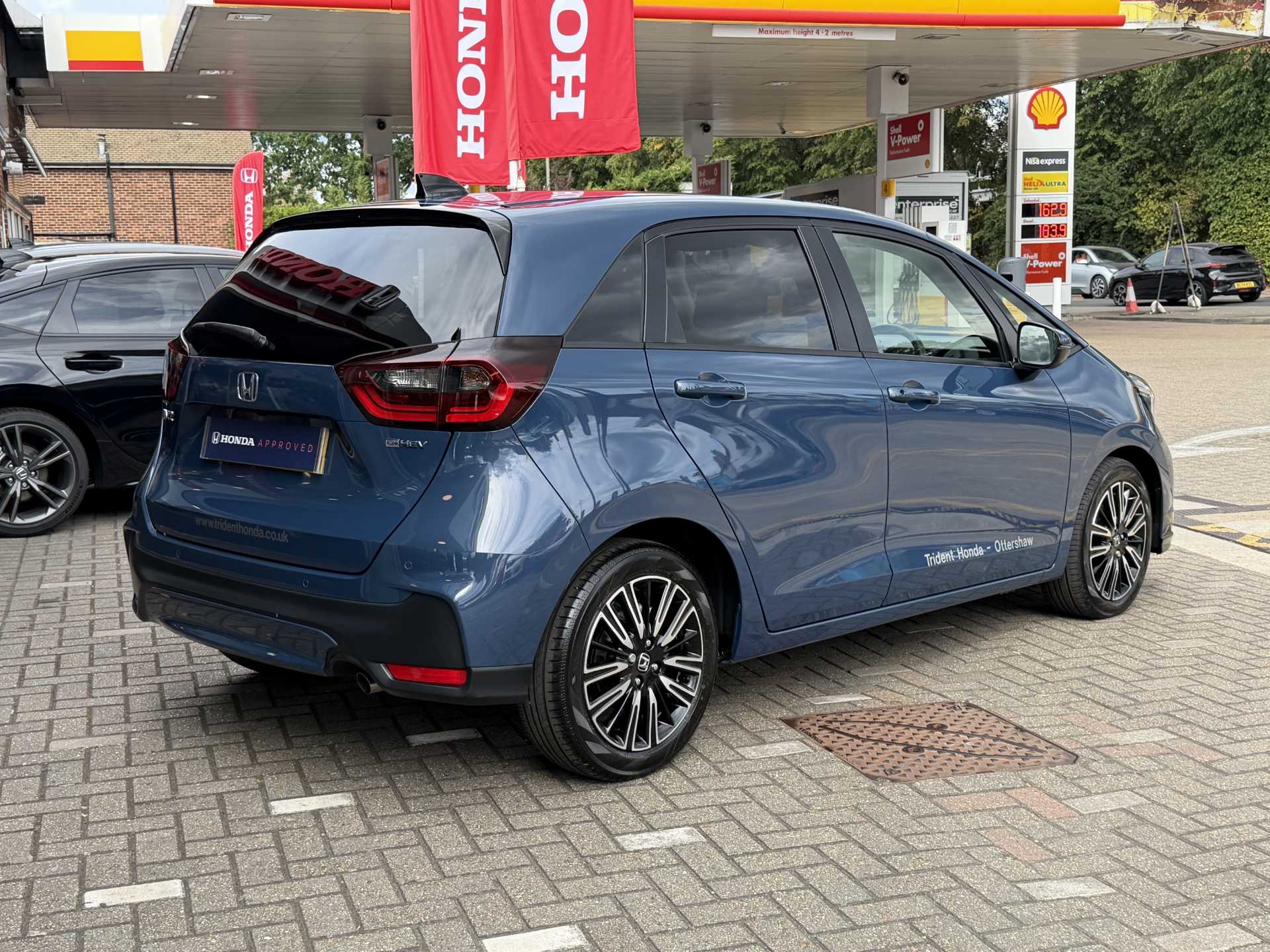 Honda Jazz 1.5 i-MMD Hybrid Advance 5dr eCVT - Image 12