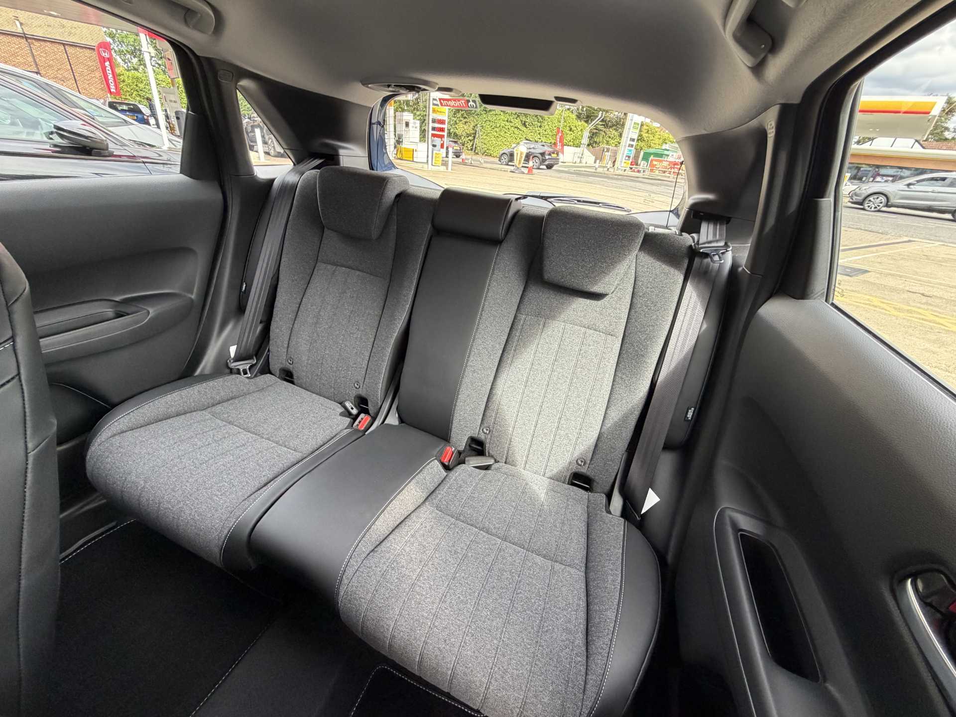 Honda Jazz 1.5 i-MMD Hybrid Advance 5dr eCVT — image 8