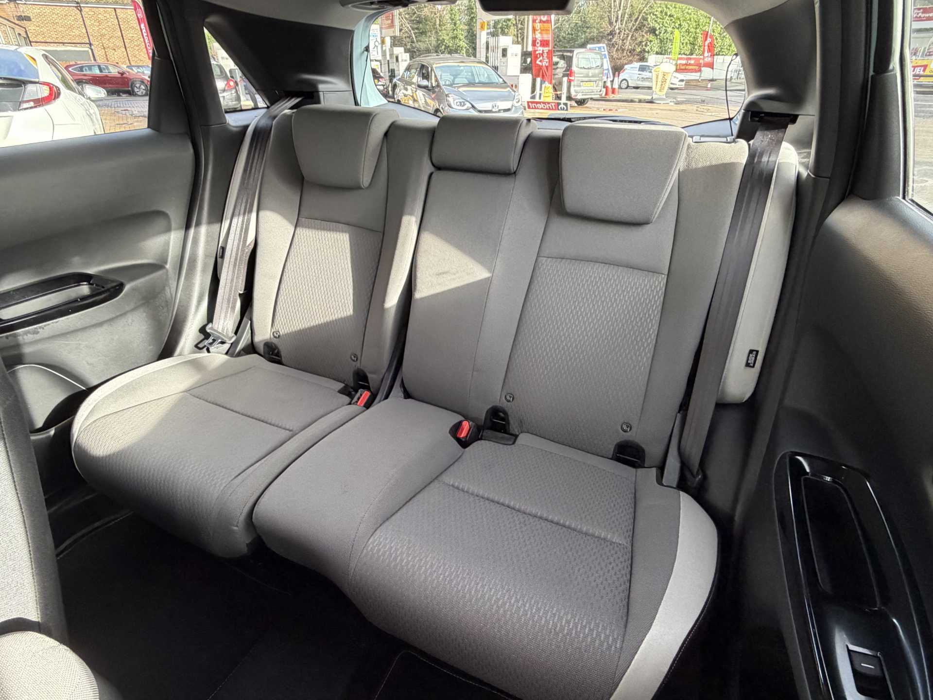 Honda Jazz 1.5 i-MMD Hybrid Crosstar EX 5dr eCVT - Image 8