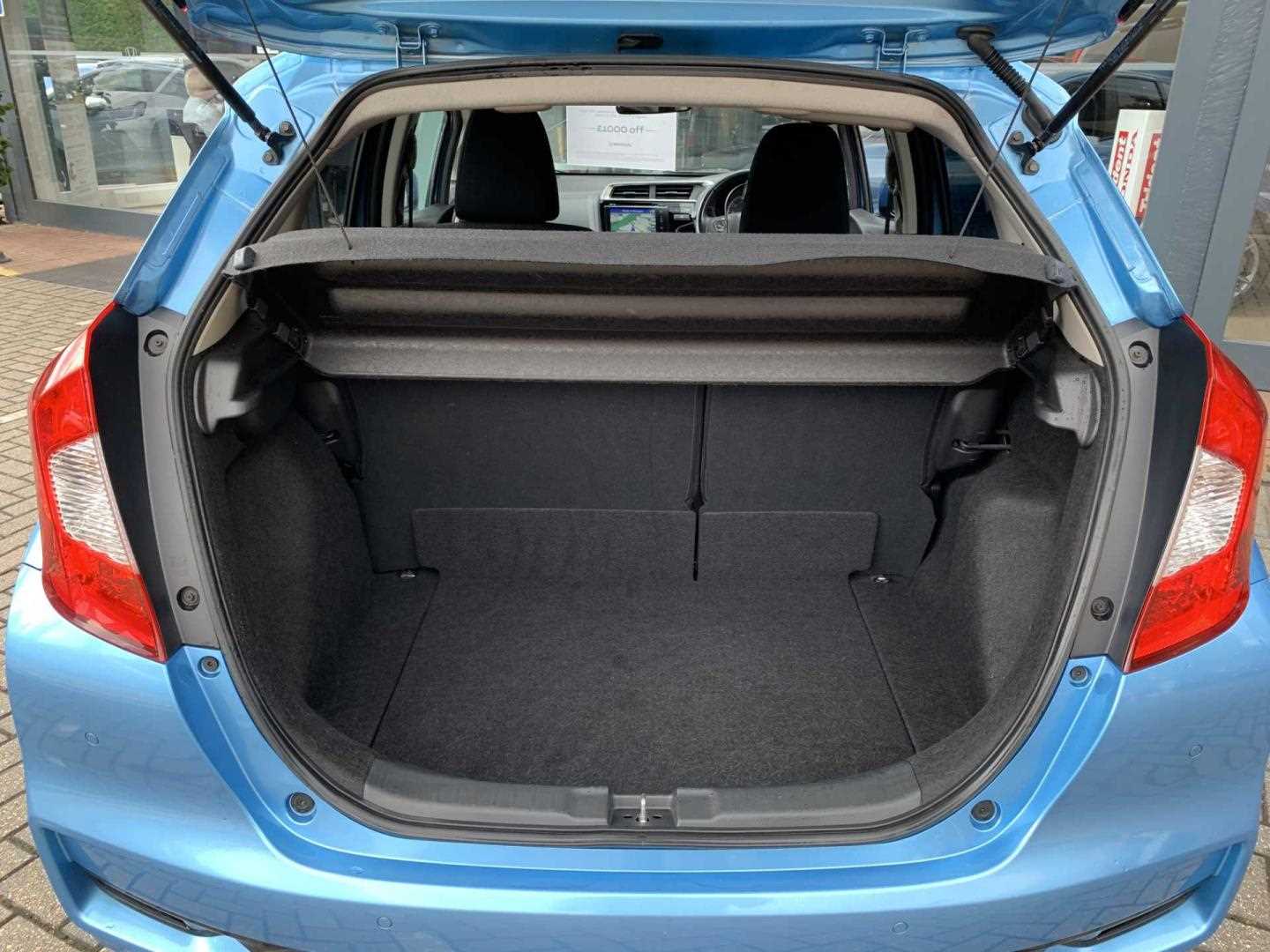 Honda Jazz 1.3 i-VTEC EX Navi 5dr - Image 13