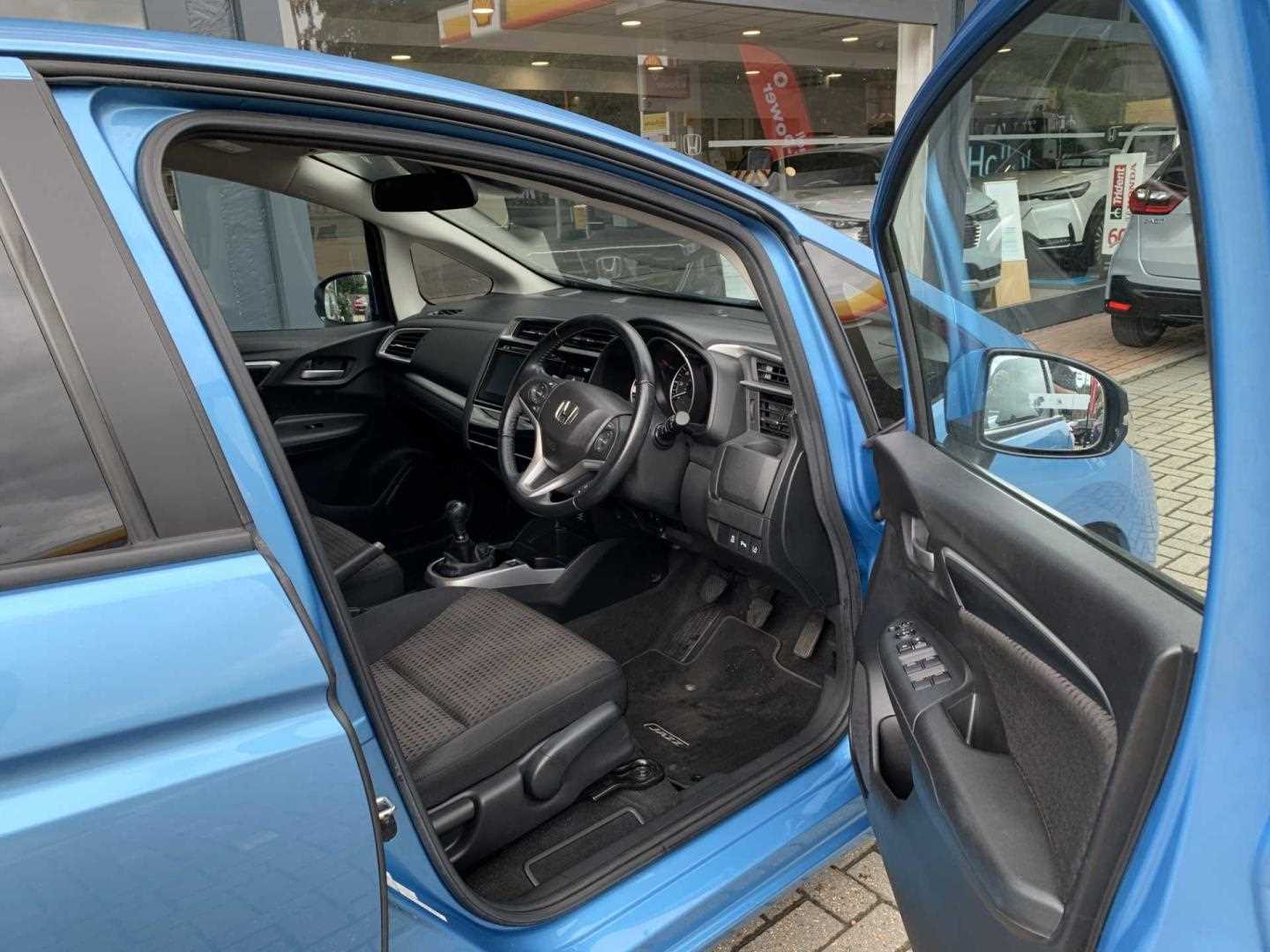 Honda Jazz 1.3 i-VTEC EX Navi 5dr - Image 15