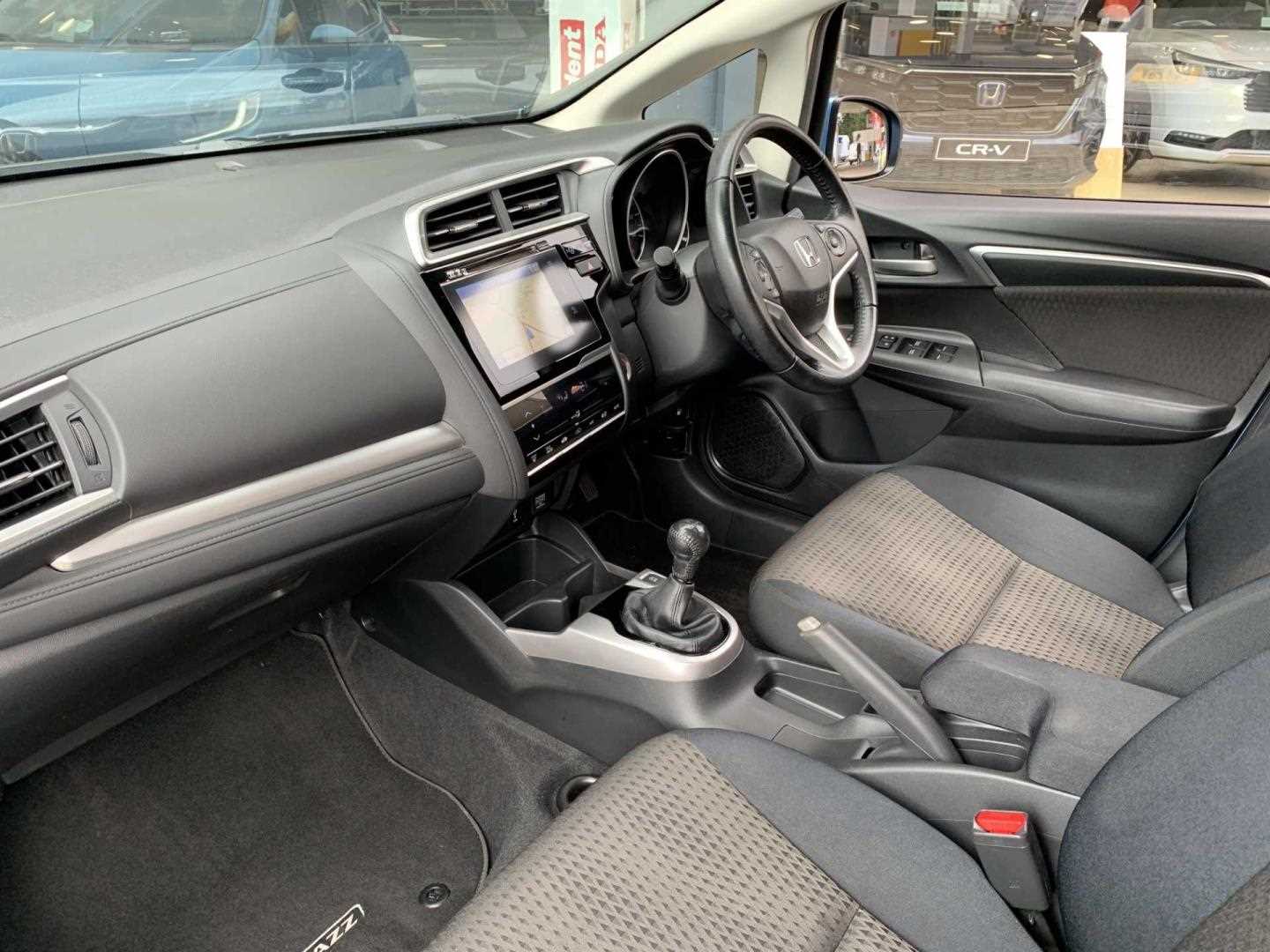 Honda Jazz 1.3 i-VTEC EX Navi 5dr - Image 2