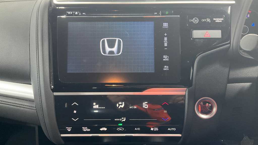 Honda JAZZ 1.3 i-VTEC EX Navi 5dr - Image 4