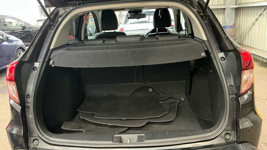 Honda HR-V 1.5 i-VTEC EX 5dr - Image 10
