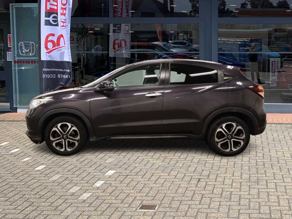 Honda HR-V 1.5 i-VTEC EX 5dr - Image 11