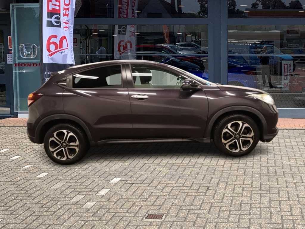 Honda HR-V 1.5 i-VTEC EX 5dr - Image 5