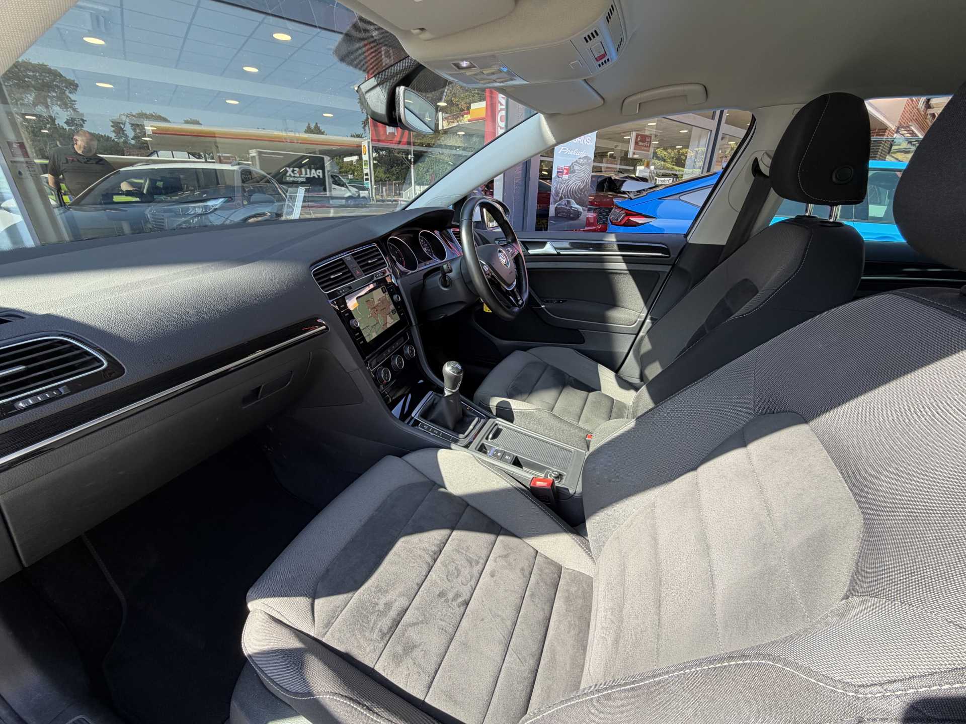 Volkswagen GOLF 1.5 TSI EVO GT 5dr Estate — image 2