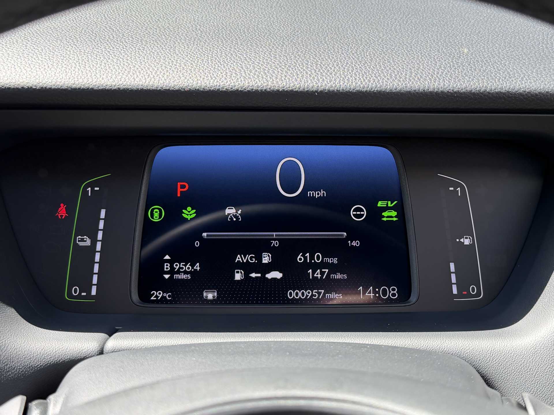 Honda Jazz 1.5 i-MMD Hybrid Advance 5dr eCVT - Image 11