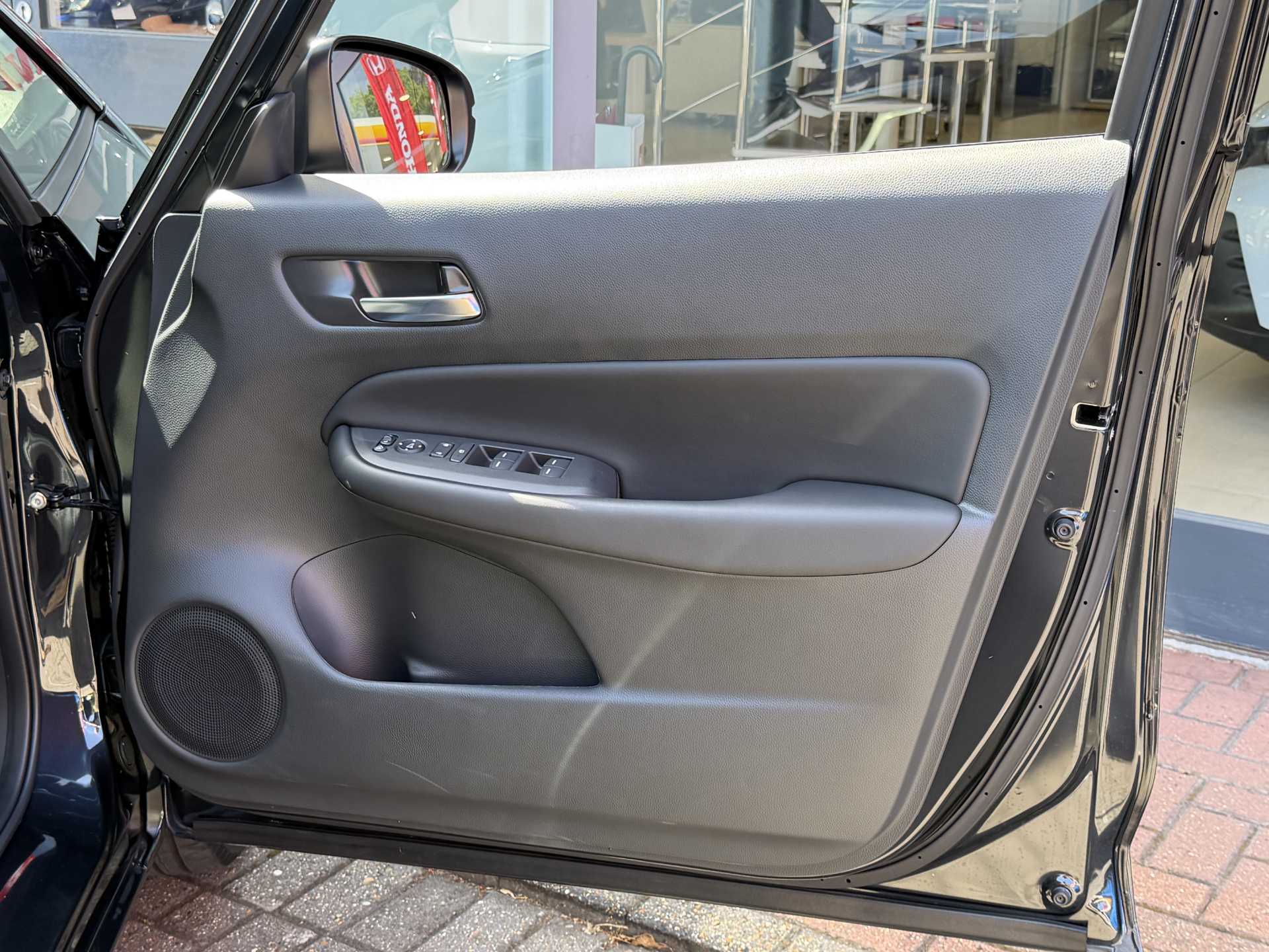 Honda Jazz 1.5 i-MMD Hybrid Advance 5dr eCVT - Image 17