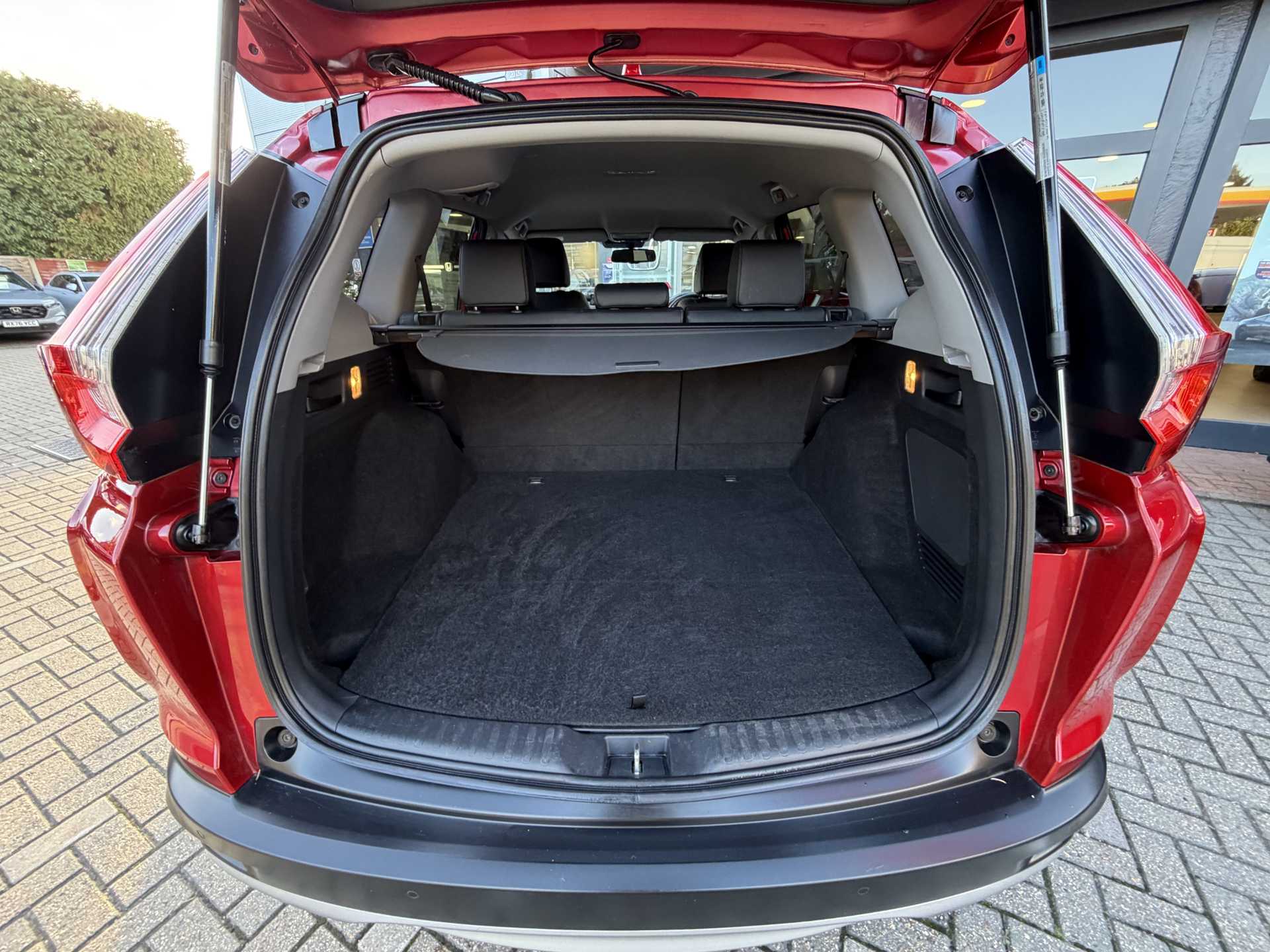 Honda CR-V 2.0 i-MMD Hybrid SR 5dr eCVT — image 13