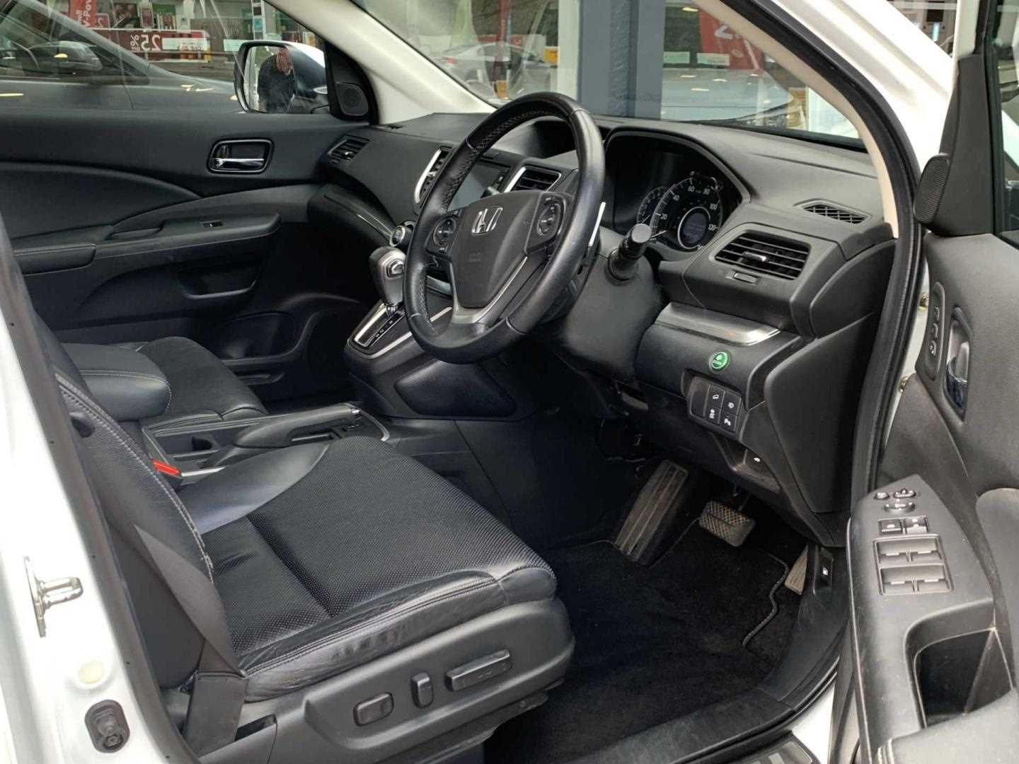 Honda CR-V 2.0 i-VTEC EX 5dr Auto - Image 15
