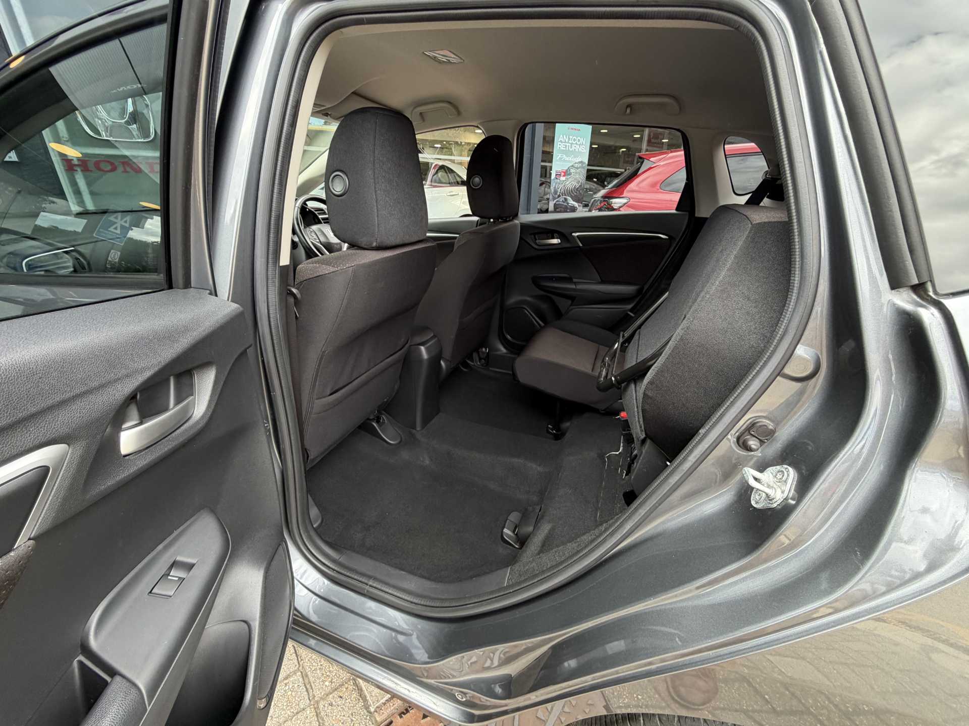 Honda Jazz 1.3 i-VTEC EX Navi 5dr - Image 18