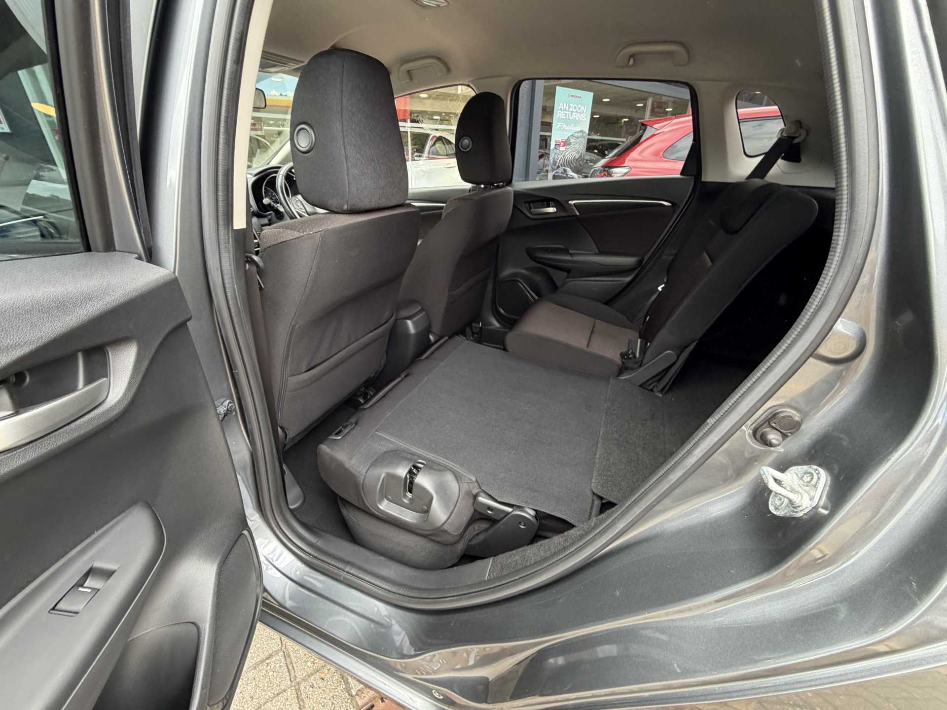 Honda Jazz 1.3 i-VTEC EX Navi 5dr - Image 19