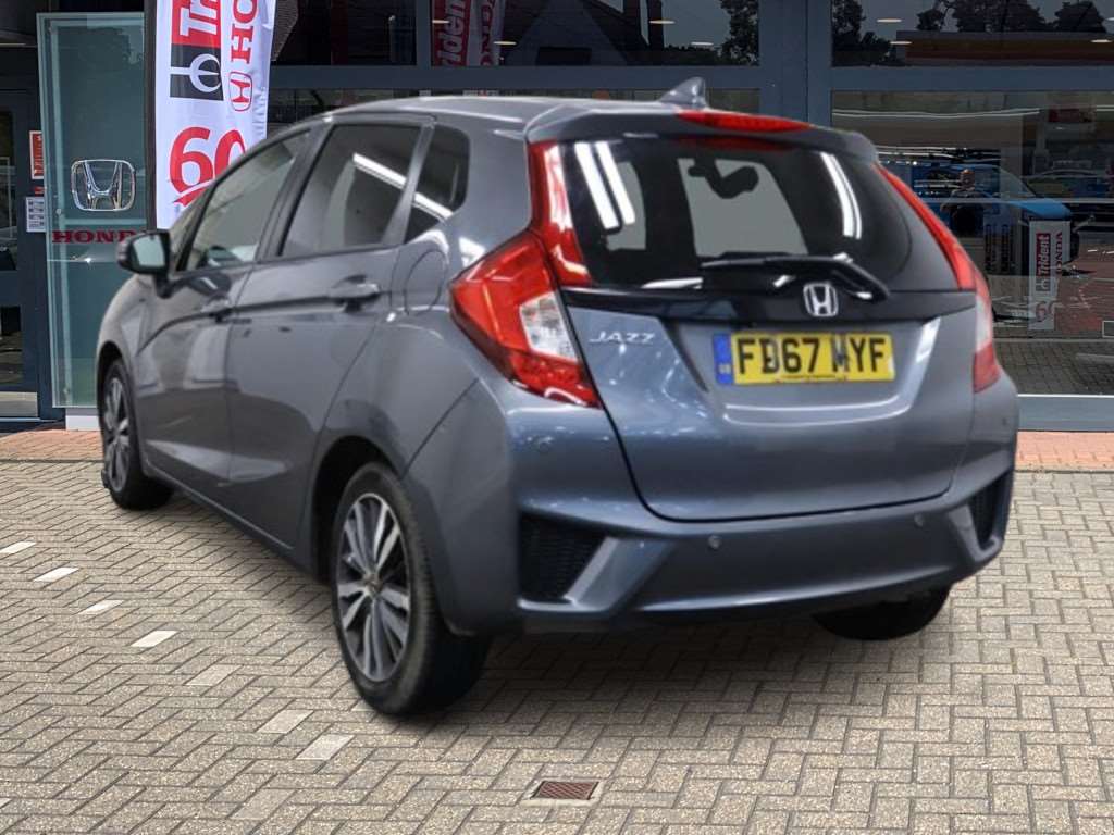 Honda Jazz 1.3 i-VTEC EX Navi 5dr - Image 3