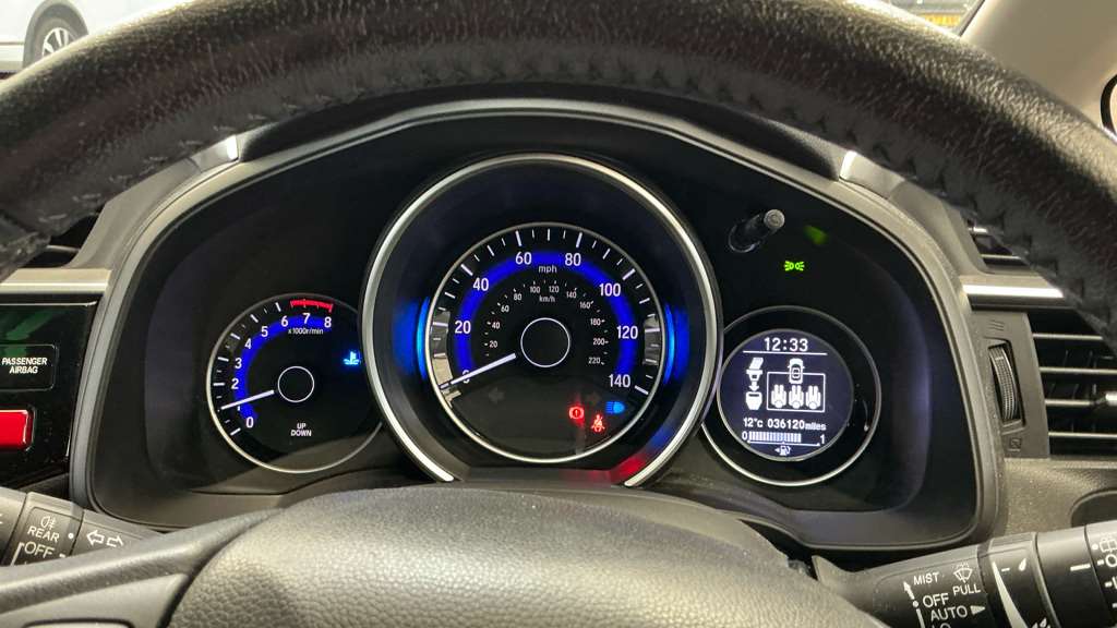 Honda Jazz 1.3 i-VTEC EX Navi 5dr - Image 9