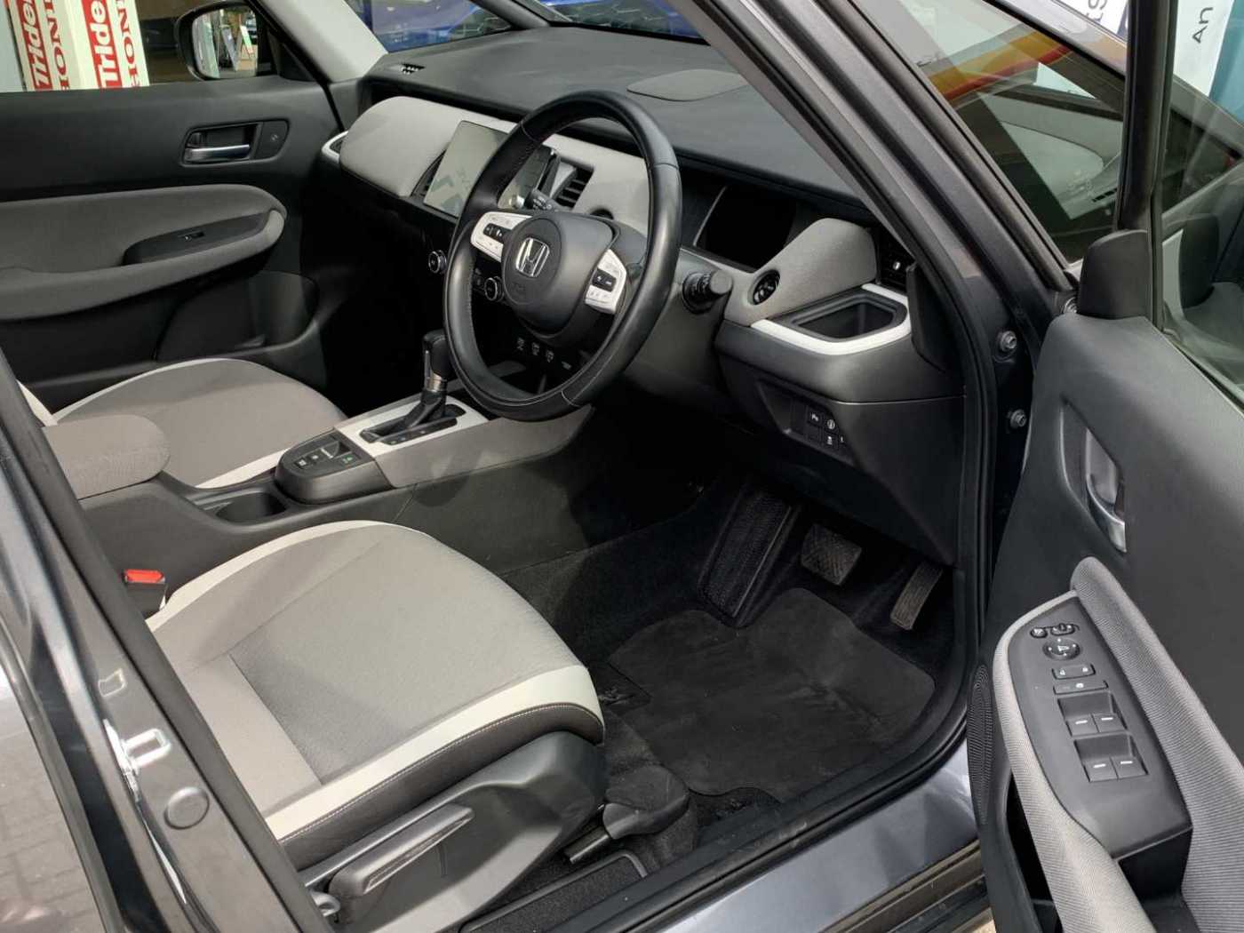 Honda JAZZ 1.5 i-MMD Hybrid Crosstar EX 5dr eCVT - Image 15