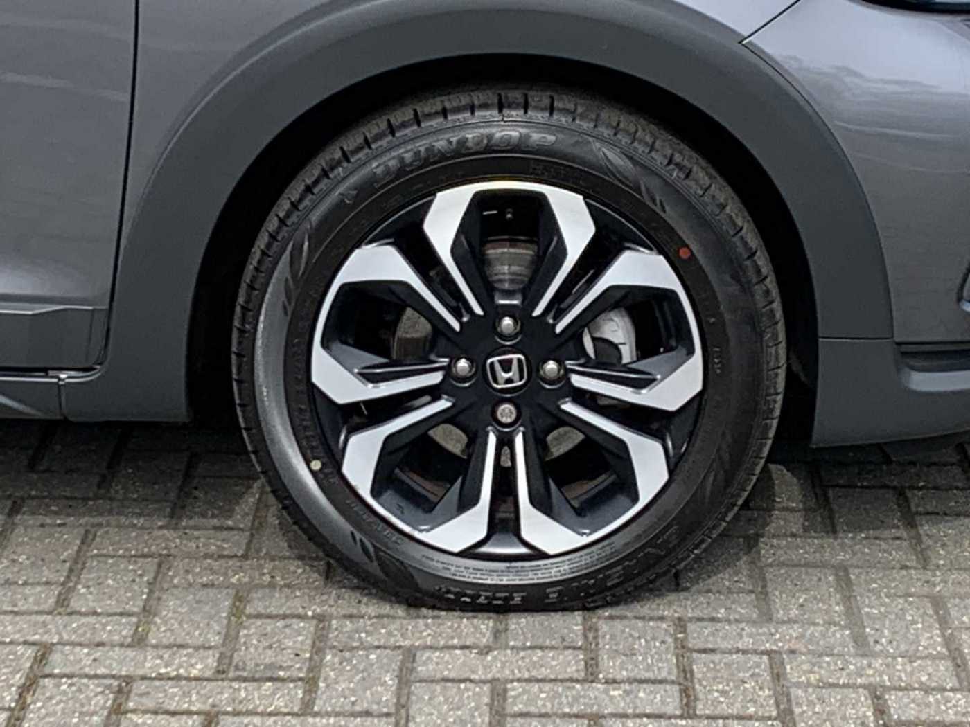Honda JAZZ 1.5 i-MMD Hybrid Crosstar EX 5dr eCVT - Image 9