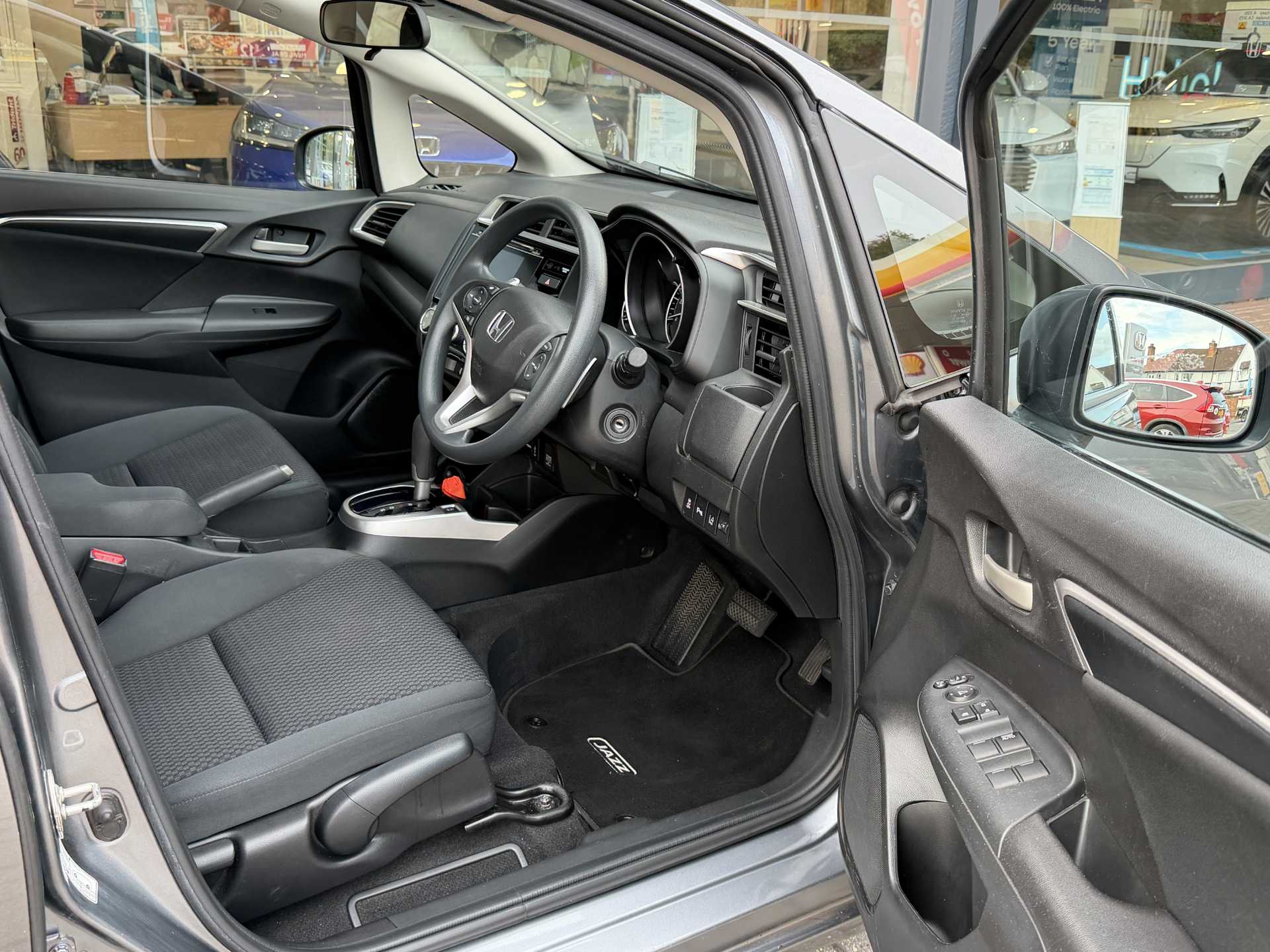 Honda Jazz 1.3 i-VTEC SE Navi 5dr CVT - Image 15