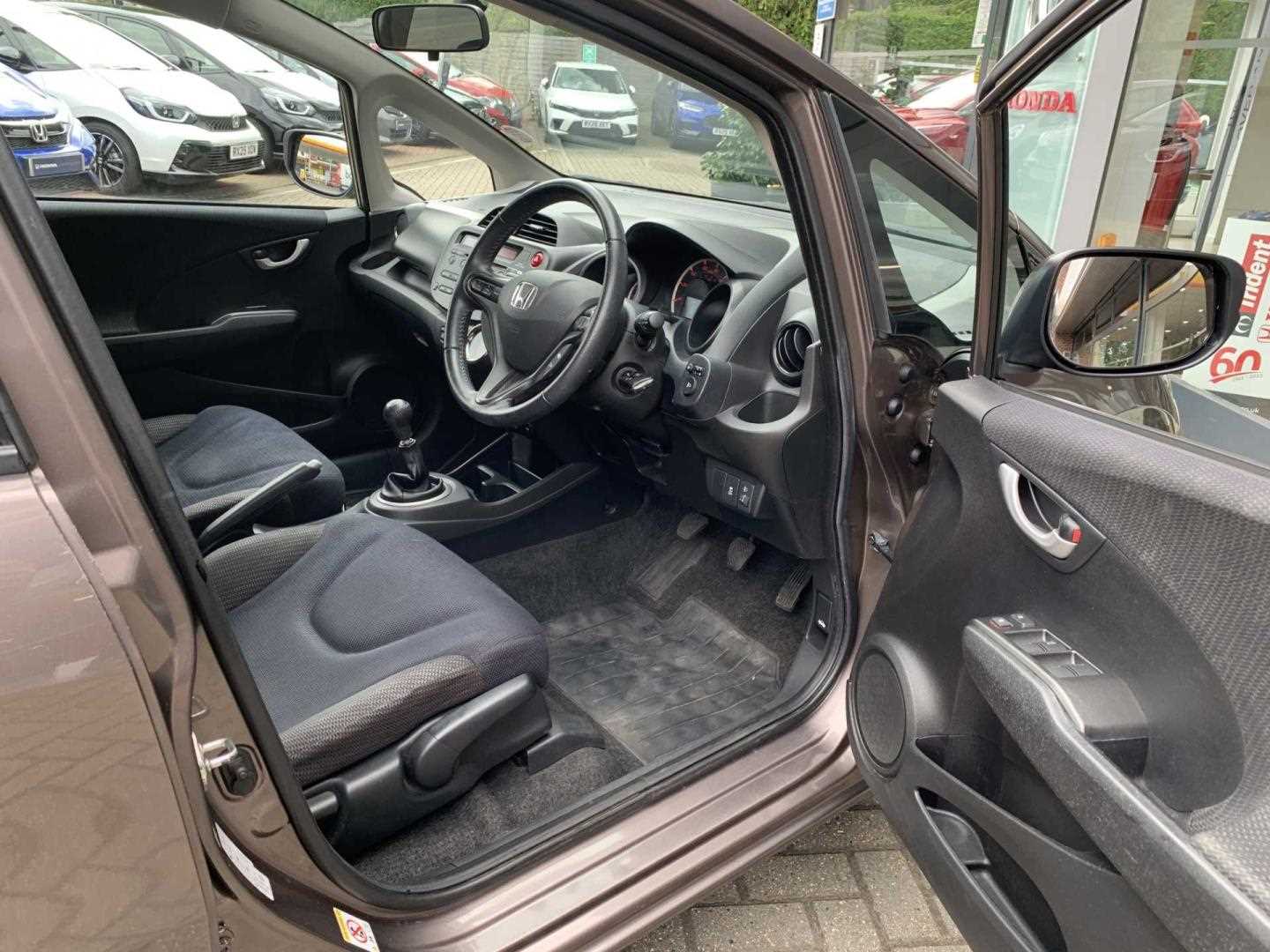 Honda JAZZ 1.4 i-VTEC ES Plus 5dr - Image 15