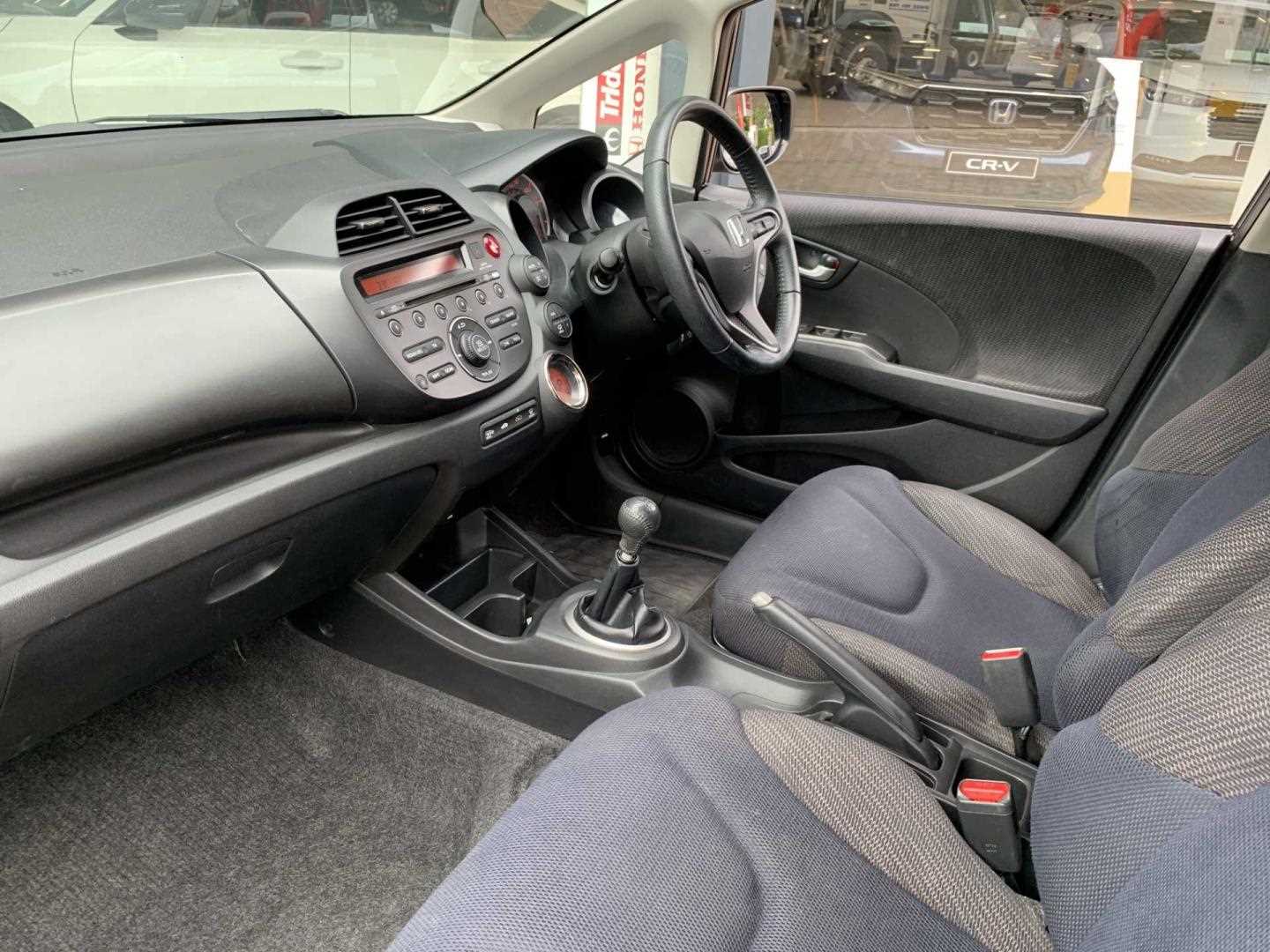 Honda JAZZ 1.4 i-VTEC ES Plus 5dr - Image 2