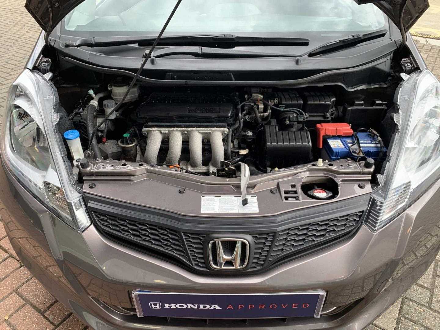 Honda JAZZ 1.4 i-VTEC ES Plus 5dr - Image 20