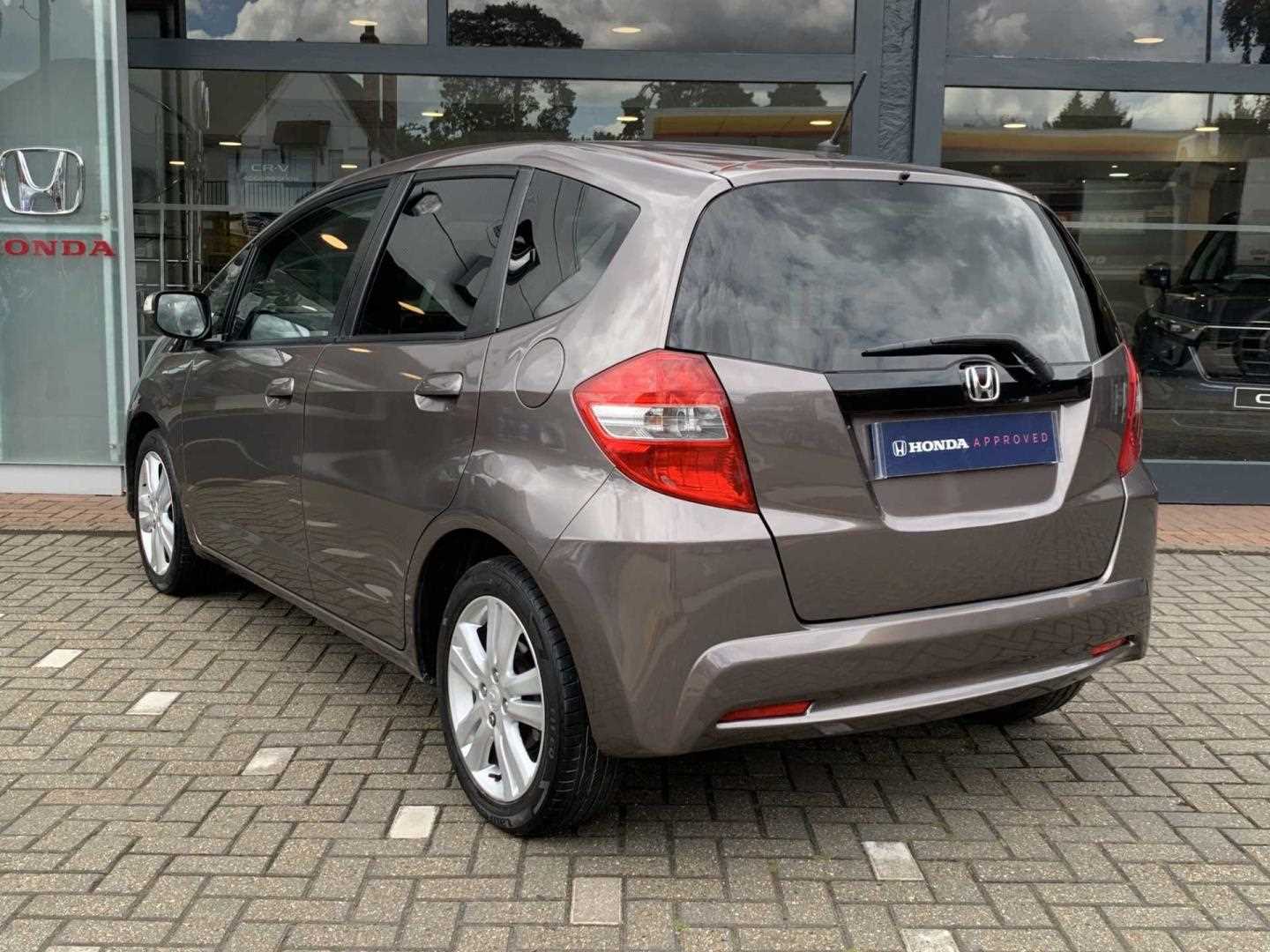 Honda JAZZ 1.4 i-VTEC ES Plus 5dr - Image 3