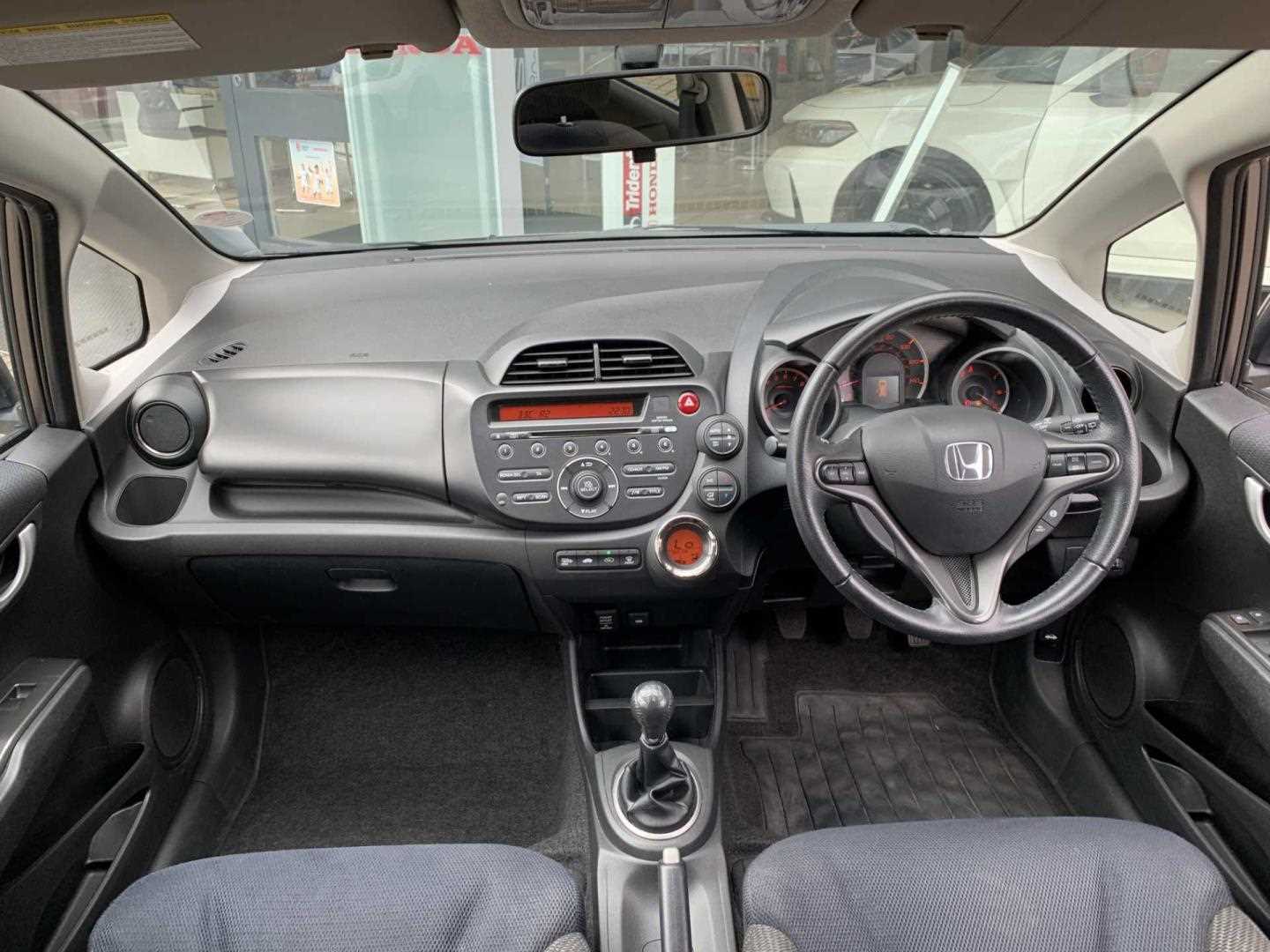 Honda JAZZ 1.4 i-VTEC ES Plus 5dr - Image 4