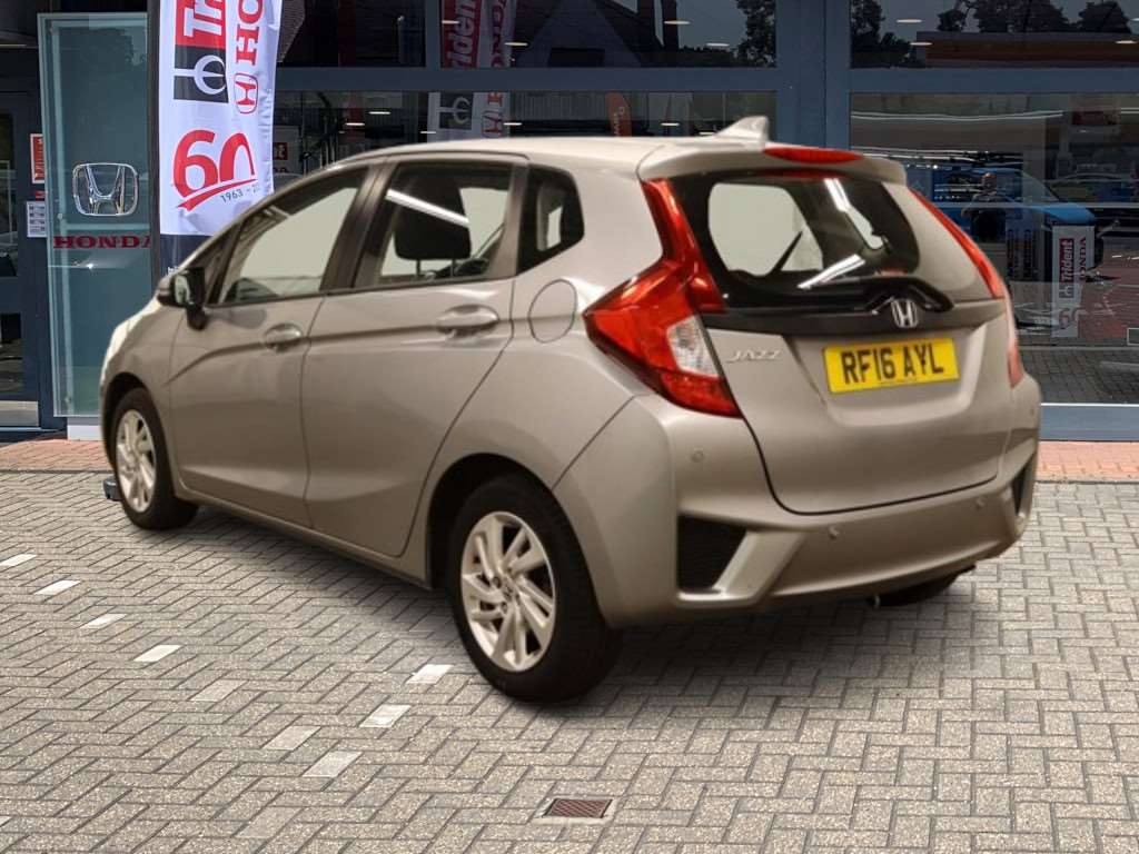 Honda Jazz 1.3 SE 5dr - Image 3