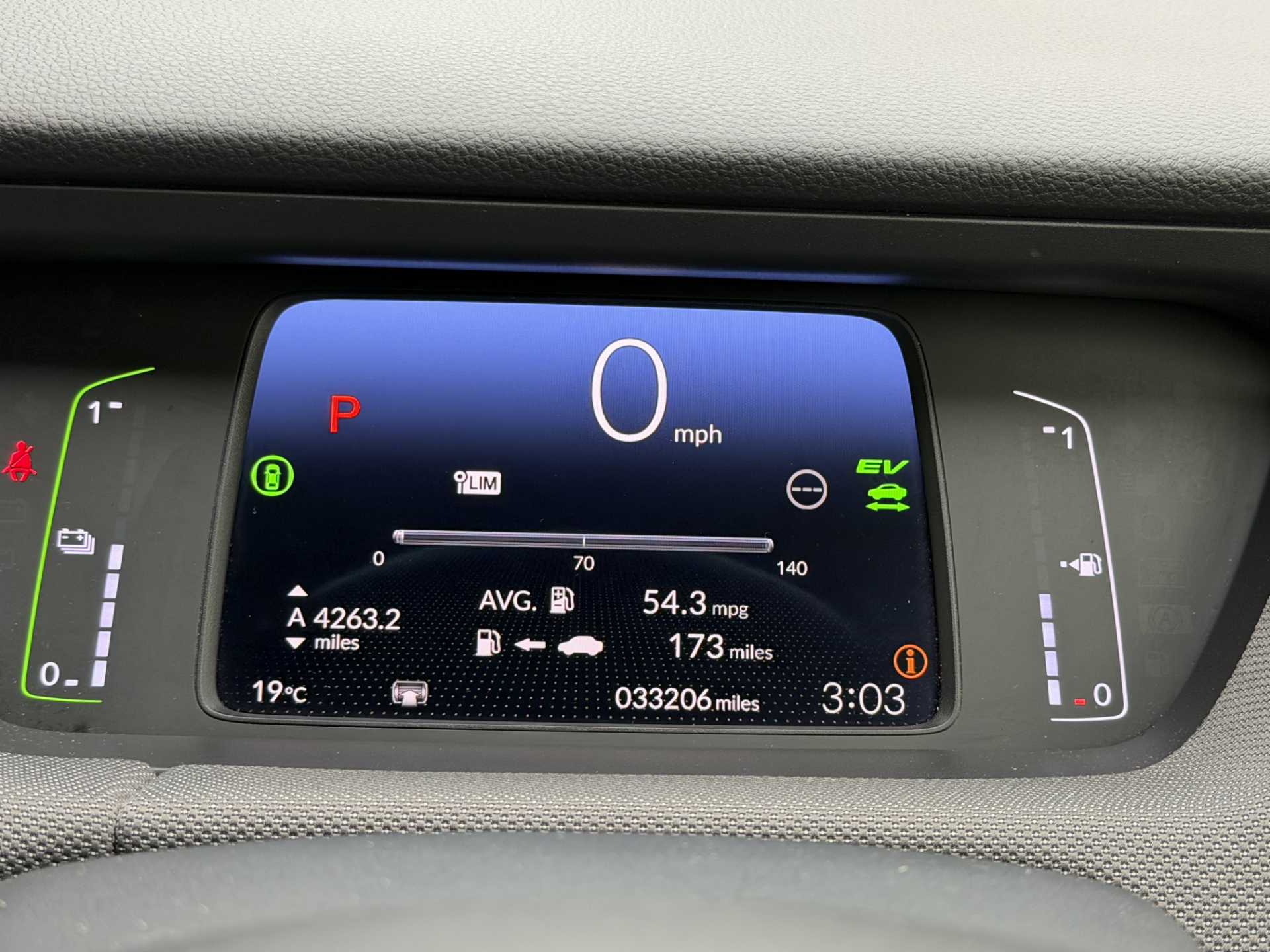 Honda Jazz 1.5 i-MMD Hybrid Crosstar EX 5dr eCVT - Image 11