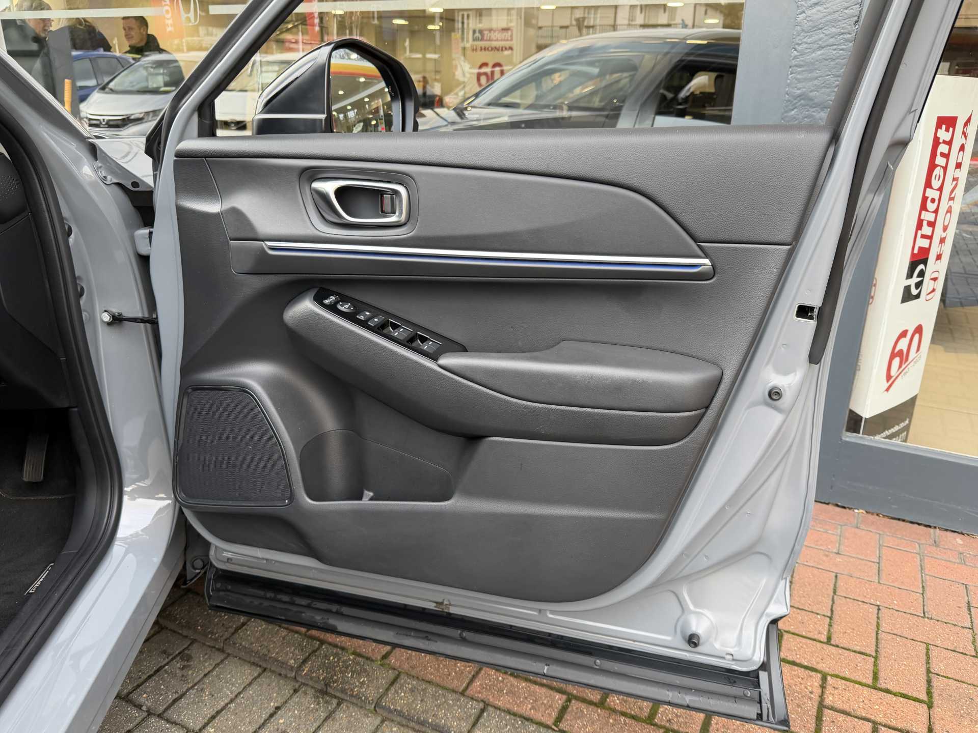 Honda e-Ny1 150kW Elegance 69kWh 5dr Auto - Image 17