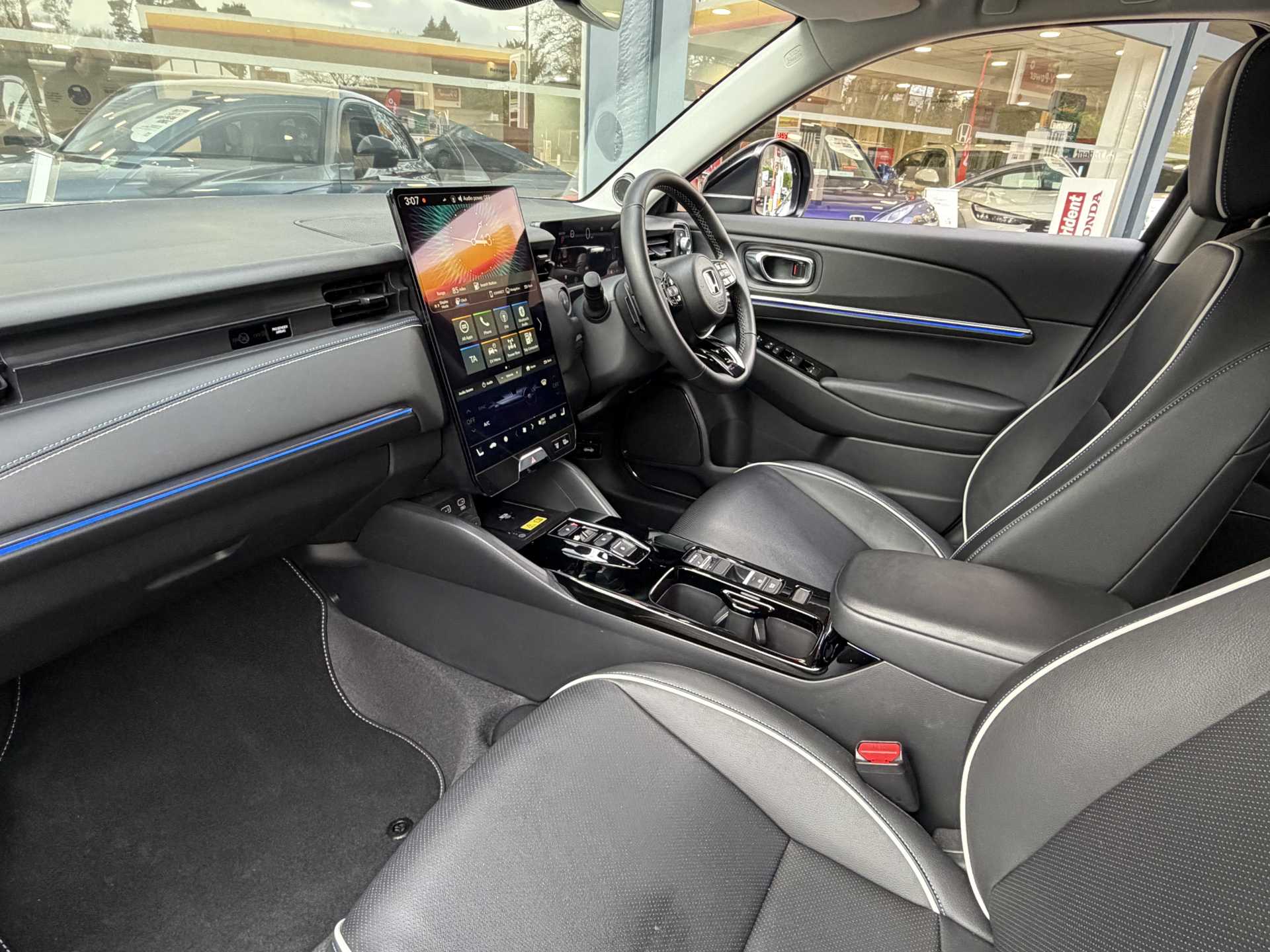 Honda e-Ny1 150kW Elegance 69kWh 5dr Auto - Image 2