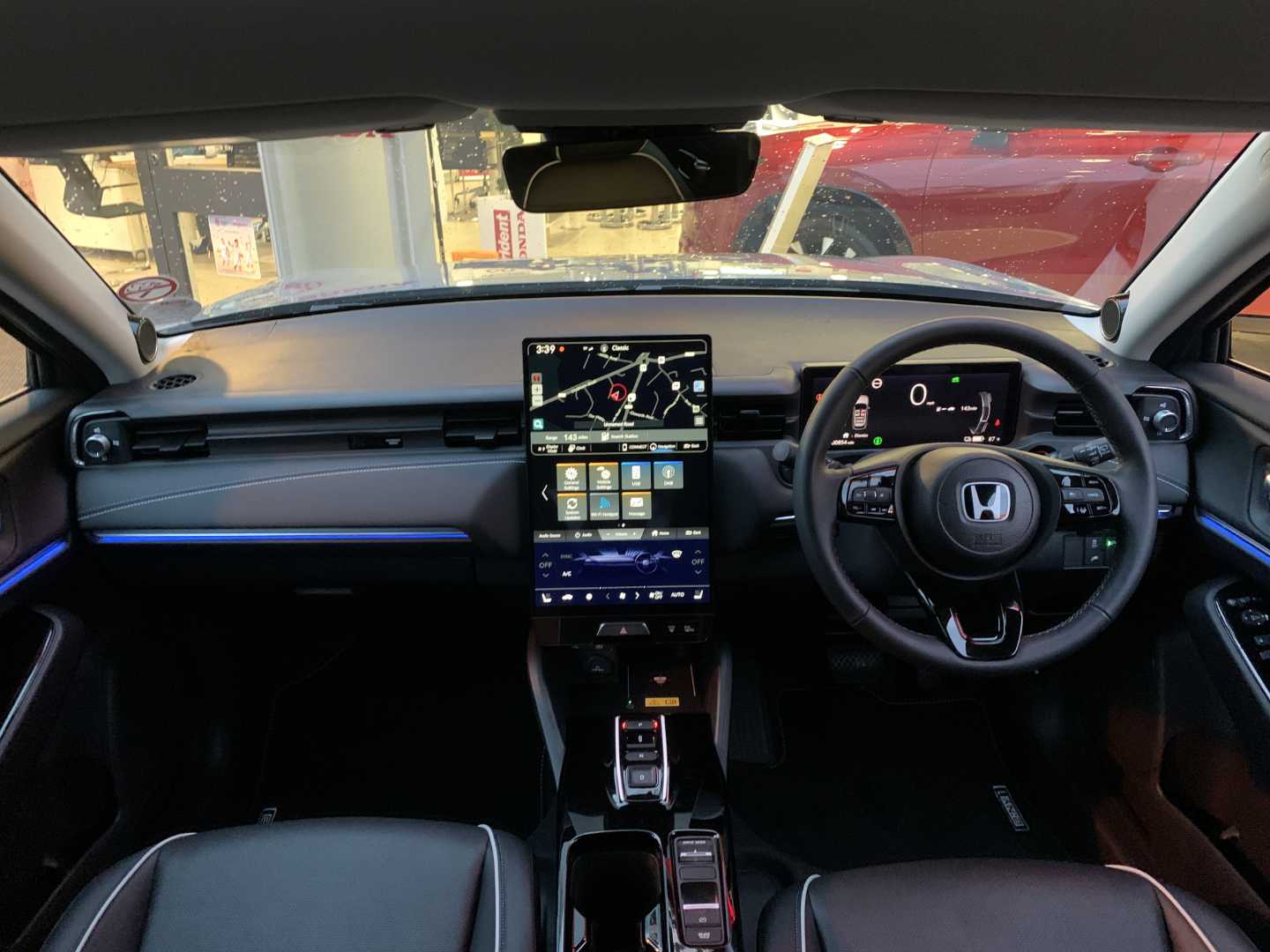 Honda e-Ny1 150kW Elegance 69kWh 5dr Auto - Image 4