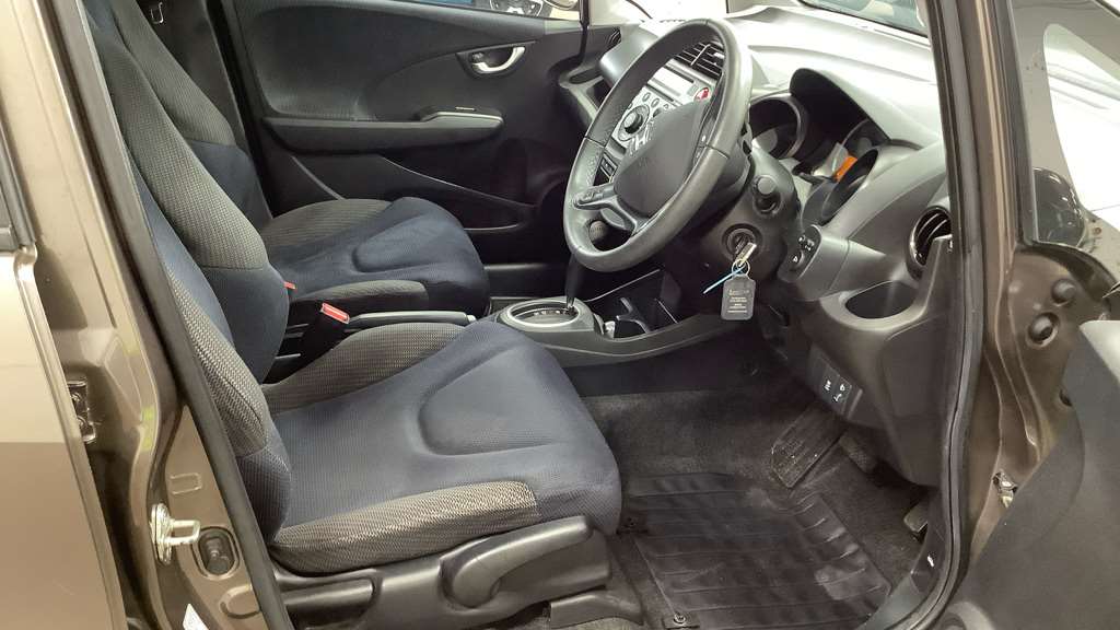 Honda Jazz 1.4 i-VTEC ES Plus 5dr CVT - Image 2