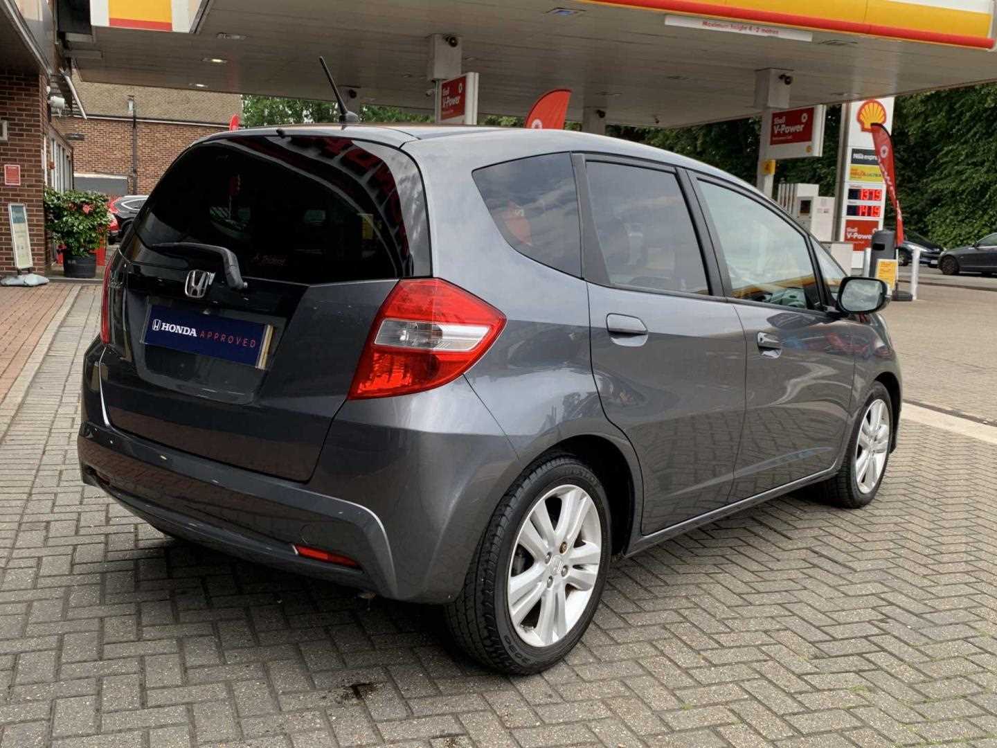 Honda JAZZ 1.4 i-VTEC ES Plus 5dr CVT - Image 12