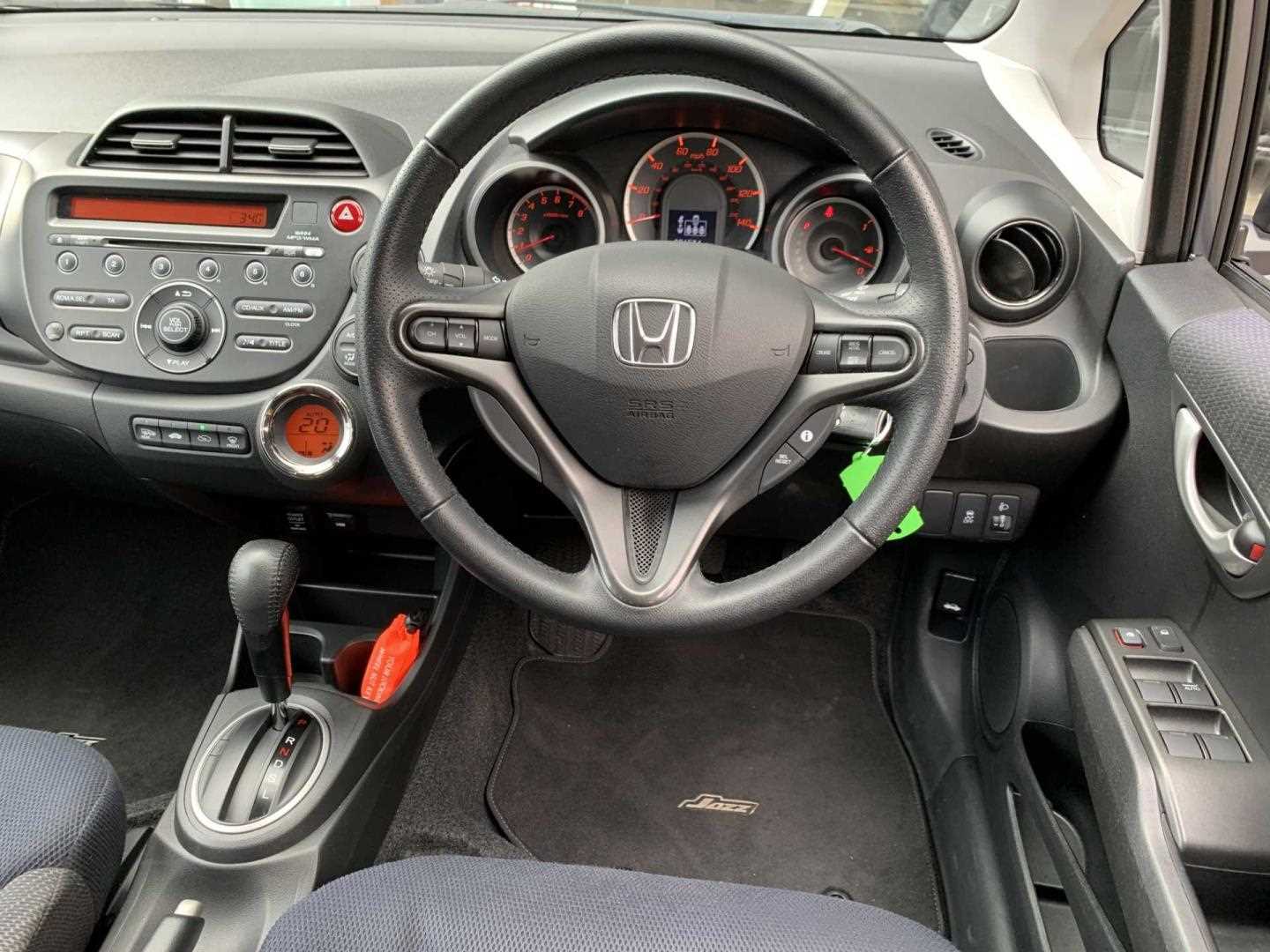 Honda JAZZ 1.4 i-VTEC ES Plus 5dr CVT - Image 15