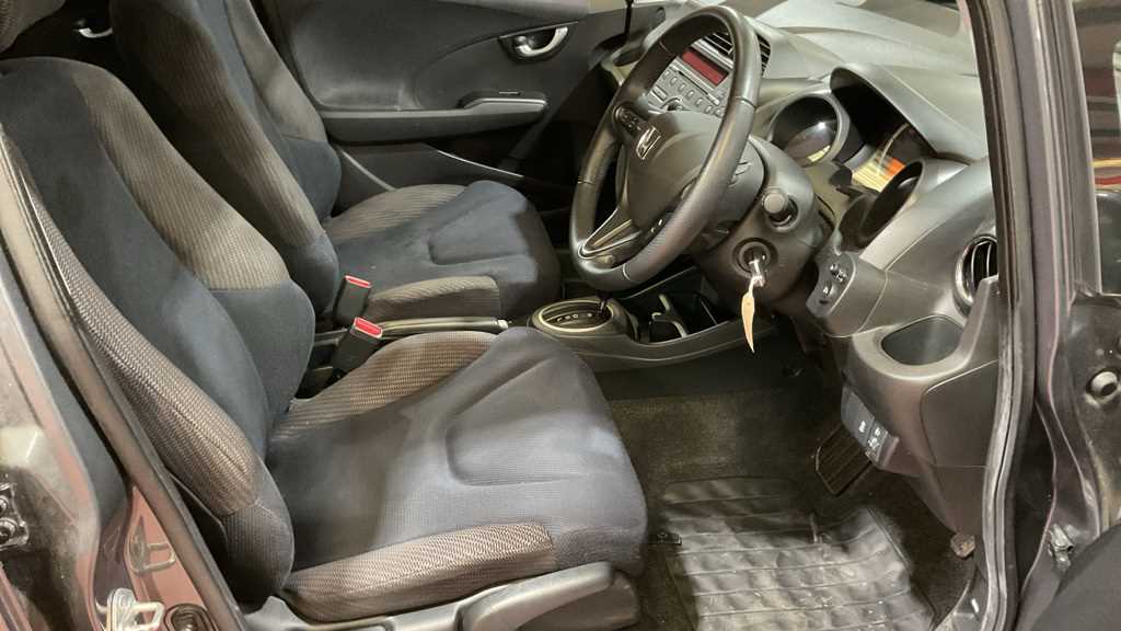 Honda JAZZ 1.4 i-VTEC ES Plus 5dr CVT - Image 2