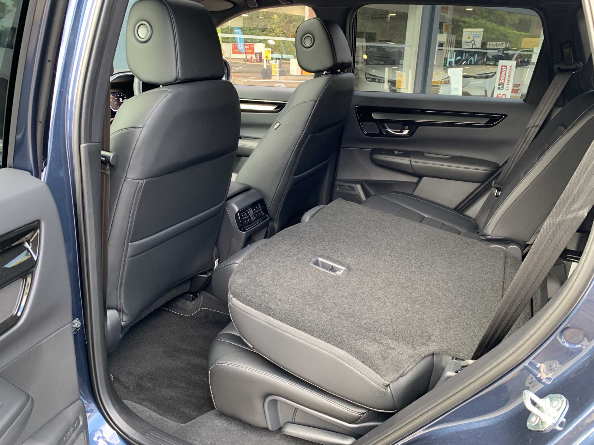 Honda CR-V 2.0 ePHEV Advance Tech 5dr eCVT - Image 19