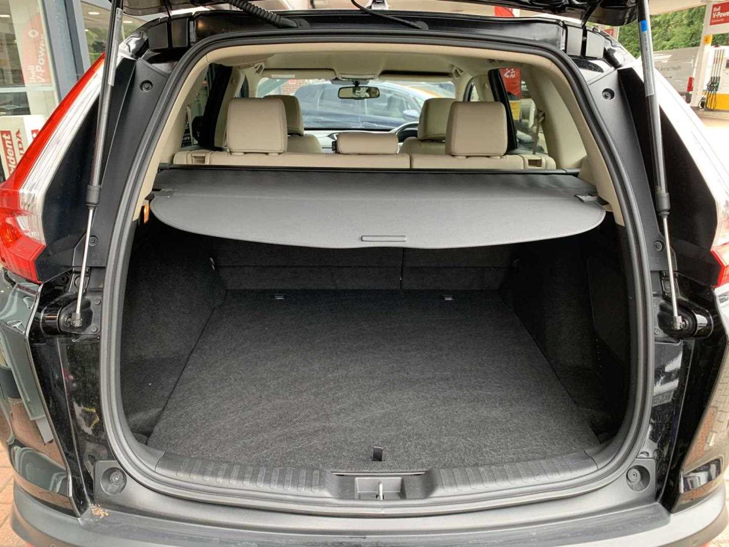 Honda CR-V 2.0 i-MMD Hybrid SR 5dr eCVT - Image 13