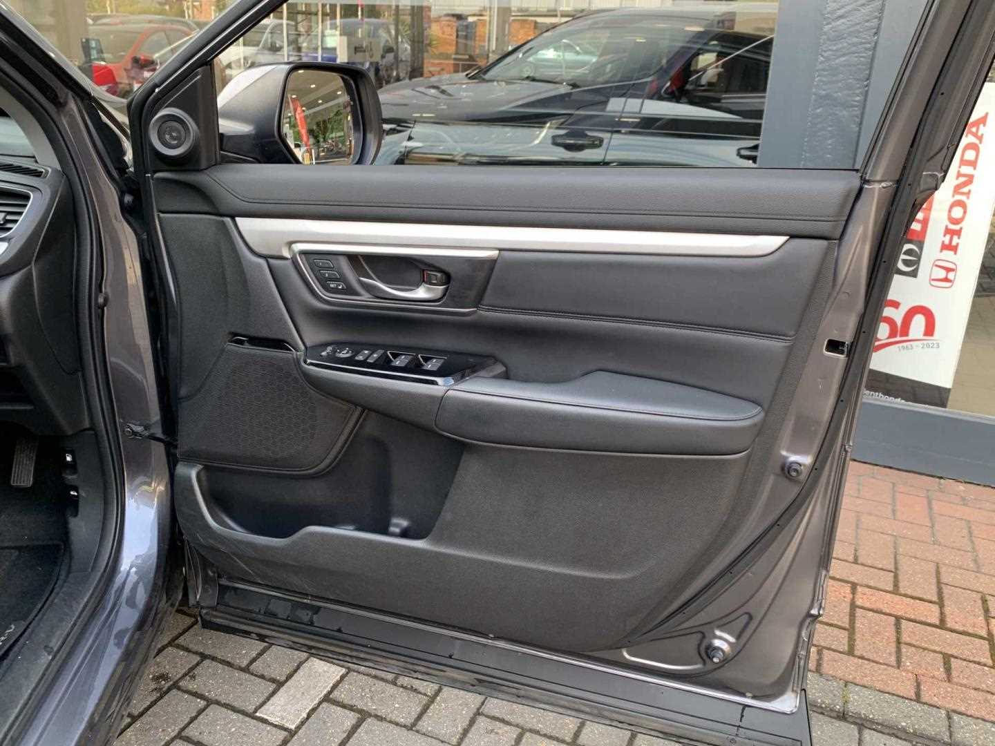 Honda CR-V 1.5 VTEC Turbo EX 5dr CVT - Image 17