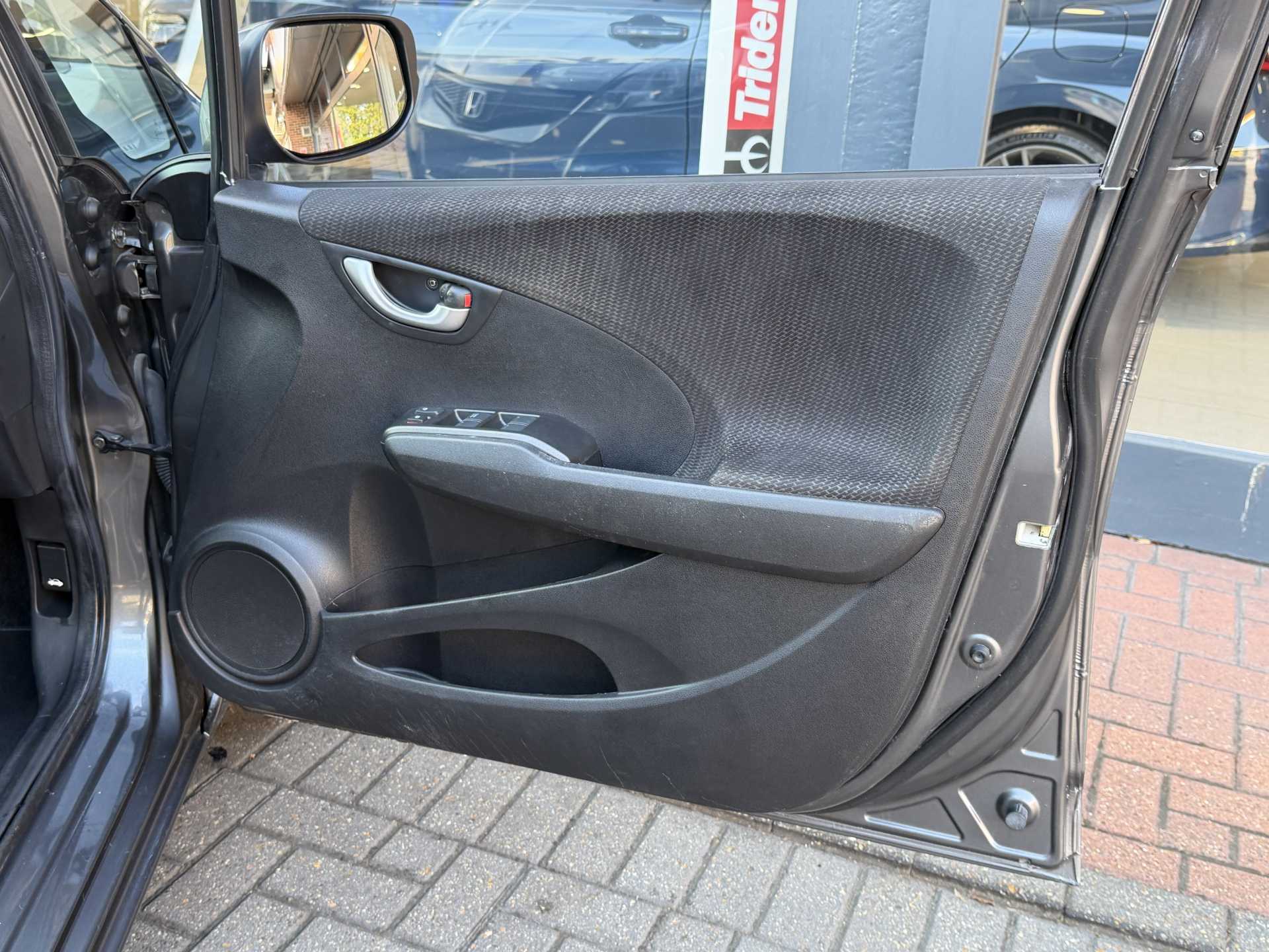 Honda Jazz 1.4 i-VTEC ES Plus 5dr CVT - Image 17