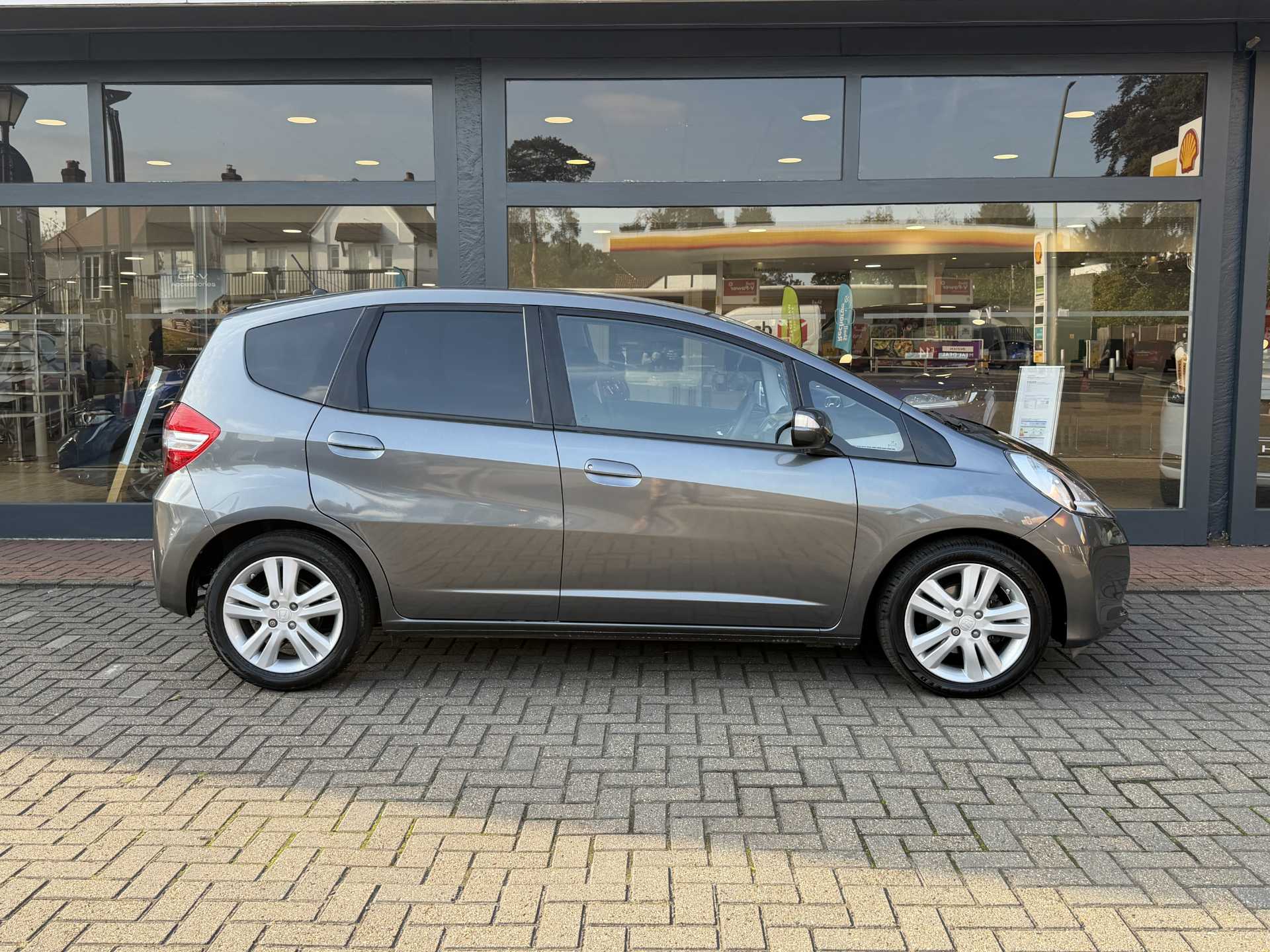 Honda Jazz 1.4 i-VTEC ES Plus 5dr CVT - Image 5