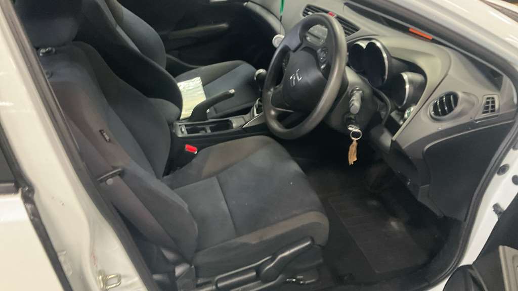 Honda Civic 1.4 i-VTEC SE 5dr - Image 2
