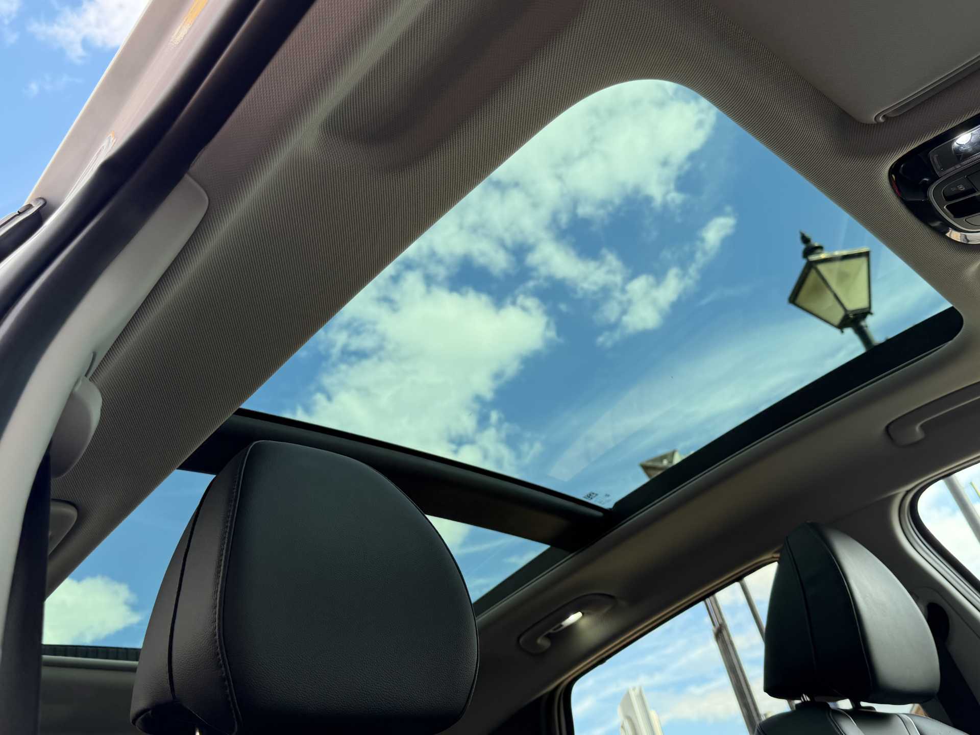 Hyundai TUCSON 1.6 TGDi Plug-in Hybrid Ultimate 5dr 4WD Auto - Image 18