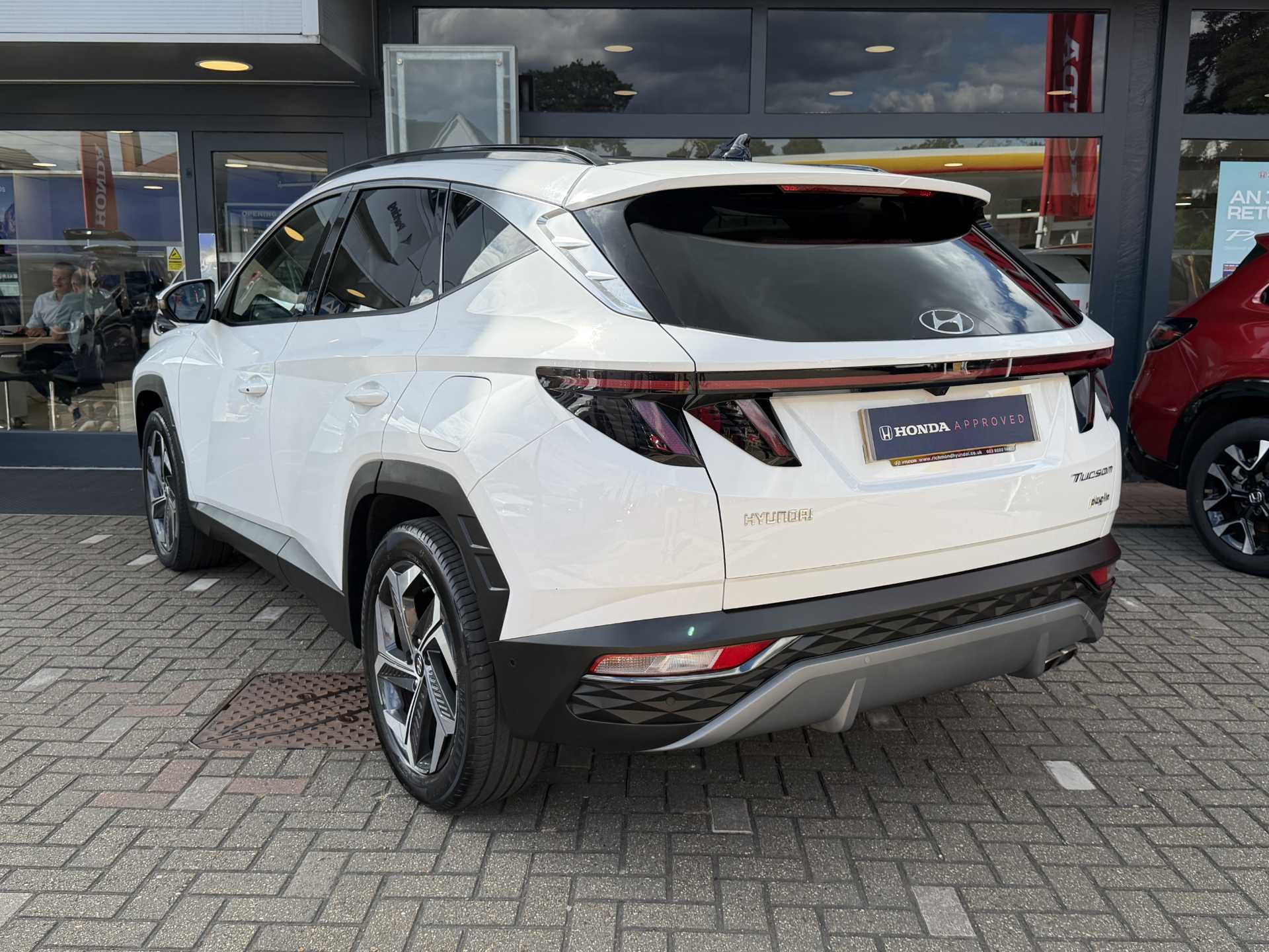 Hyundai TUCSON 1.6 TGDi Plug-in Hybrid Ultimate 5dr 4WD Auto - Image 3