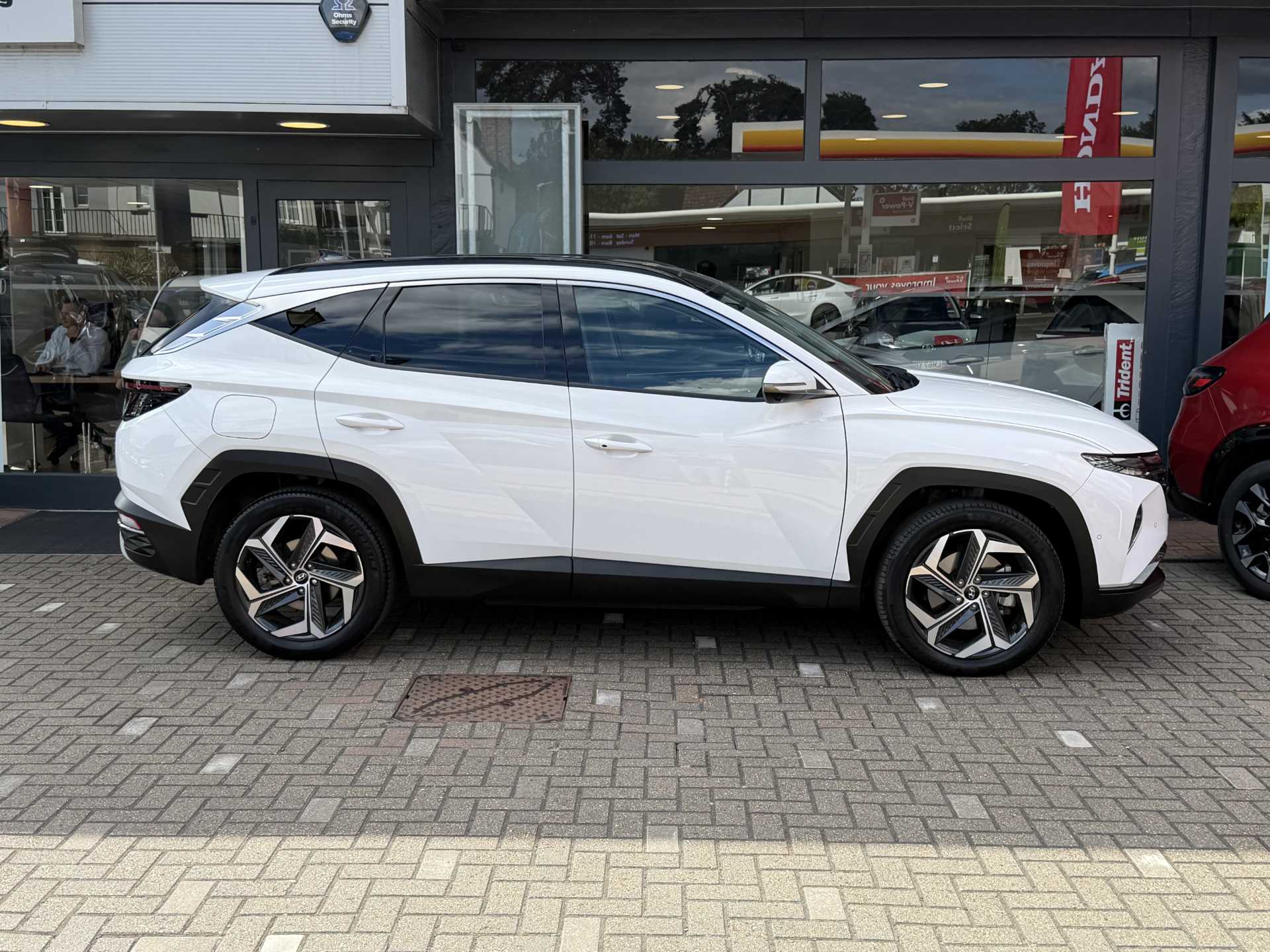 Hyundai TUCSON 1.6 TGDi Plug-in Hybrid Ultimate 5dr 4WD Auto - Image 5