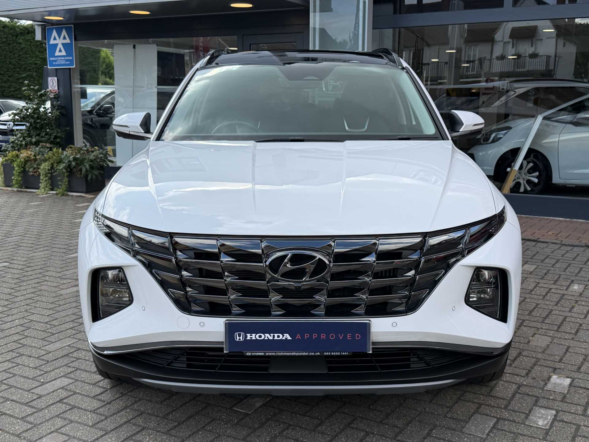 Hyundai TUCSON 1.6 TGDi Plug-in Hybrid Ultimate 5dr 4WD Auto - Image 6