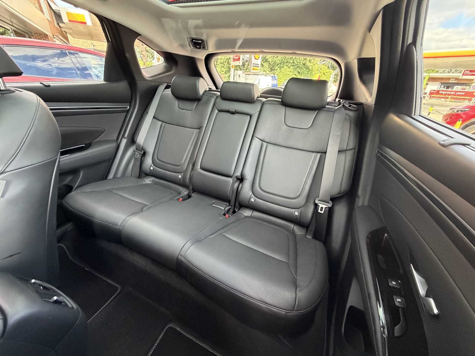 Hyundai TUCSON 1.6 TGDi Plug-in Hybrid Ultimate 5dr 4WD Auto - Image 8