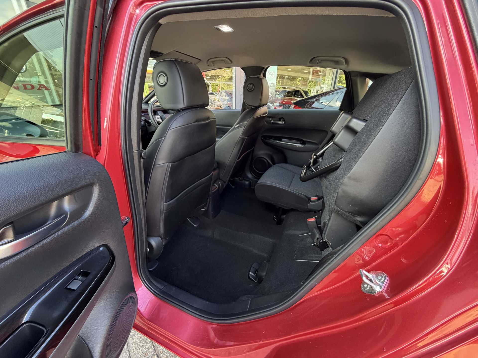 Honda Jazz 1.5 i-MMD Hybrid SR 5dr eCVT — image 18