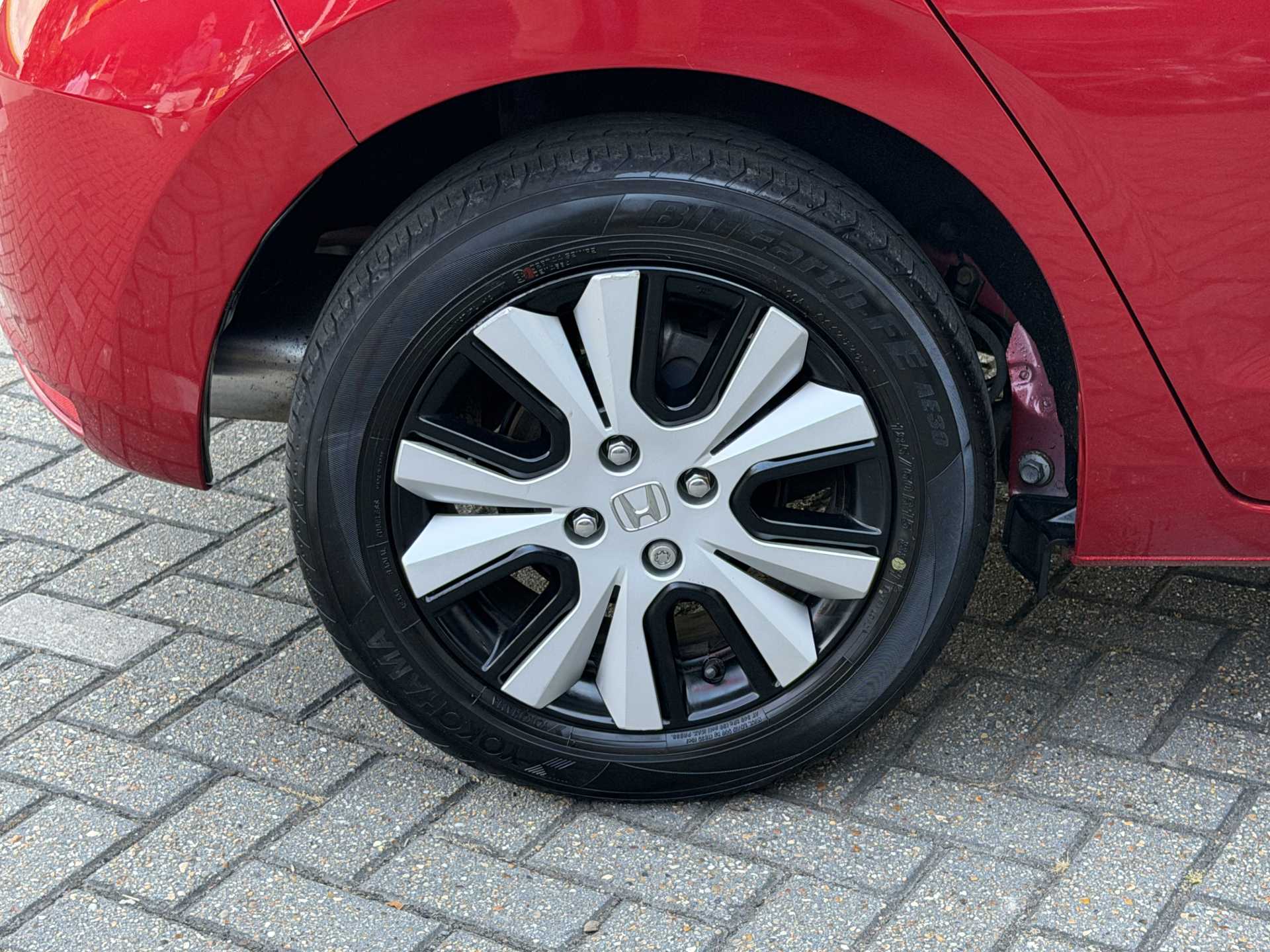 Honda Jazz 1.5 i-MMD Hybrid SR 5dr eCVT - Image 9